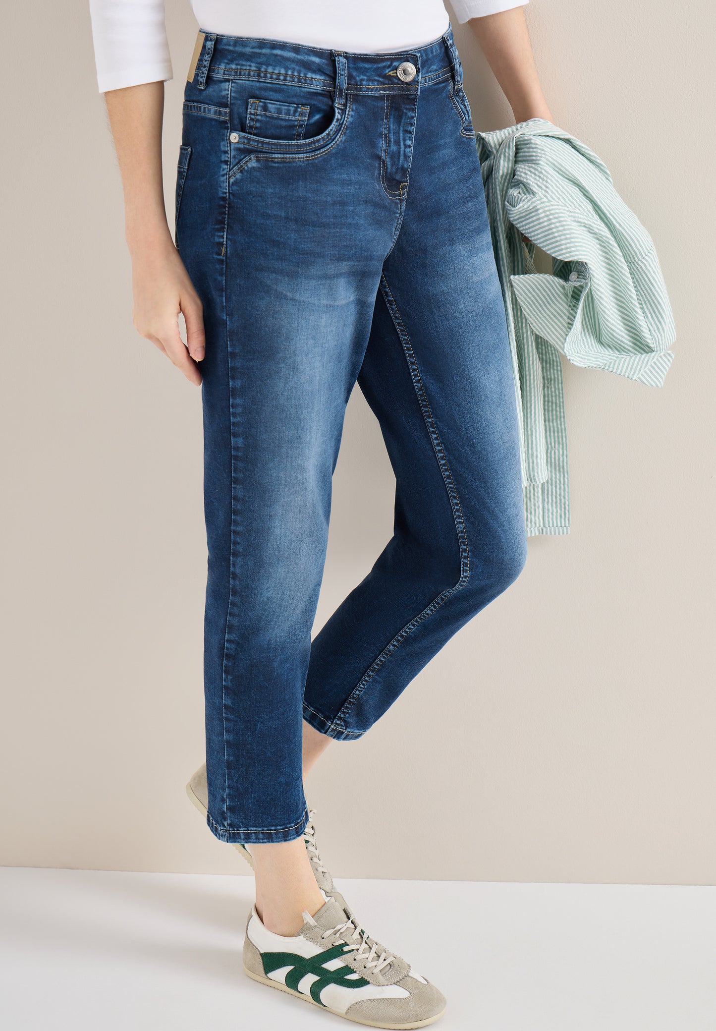 Mid Waist Slim Leg Jeans im Casual Fit
