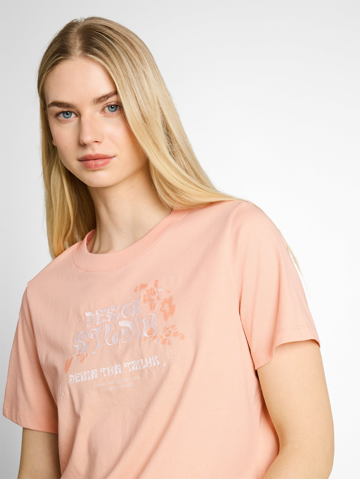 Loose Fit T-Shirt mit Stickerei
