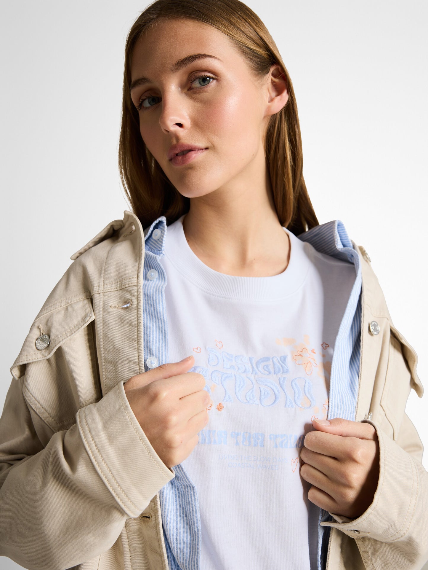 Loose Fit T-Shirt mit Stickerei