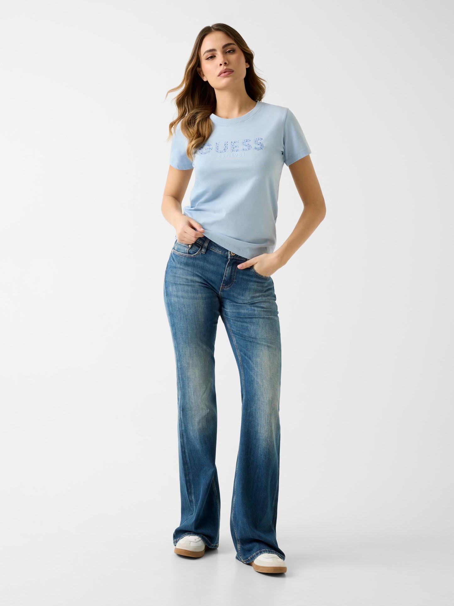 SS CN GUESS STUDS SCRIPT TEE
