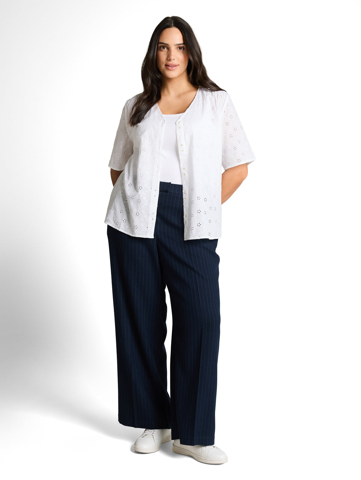 Plus Size - Bluse mit Lochstickerei