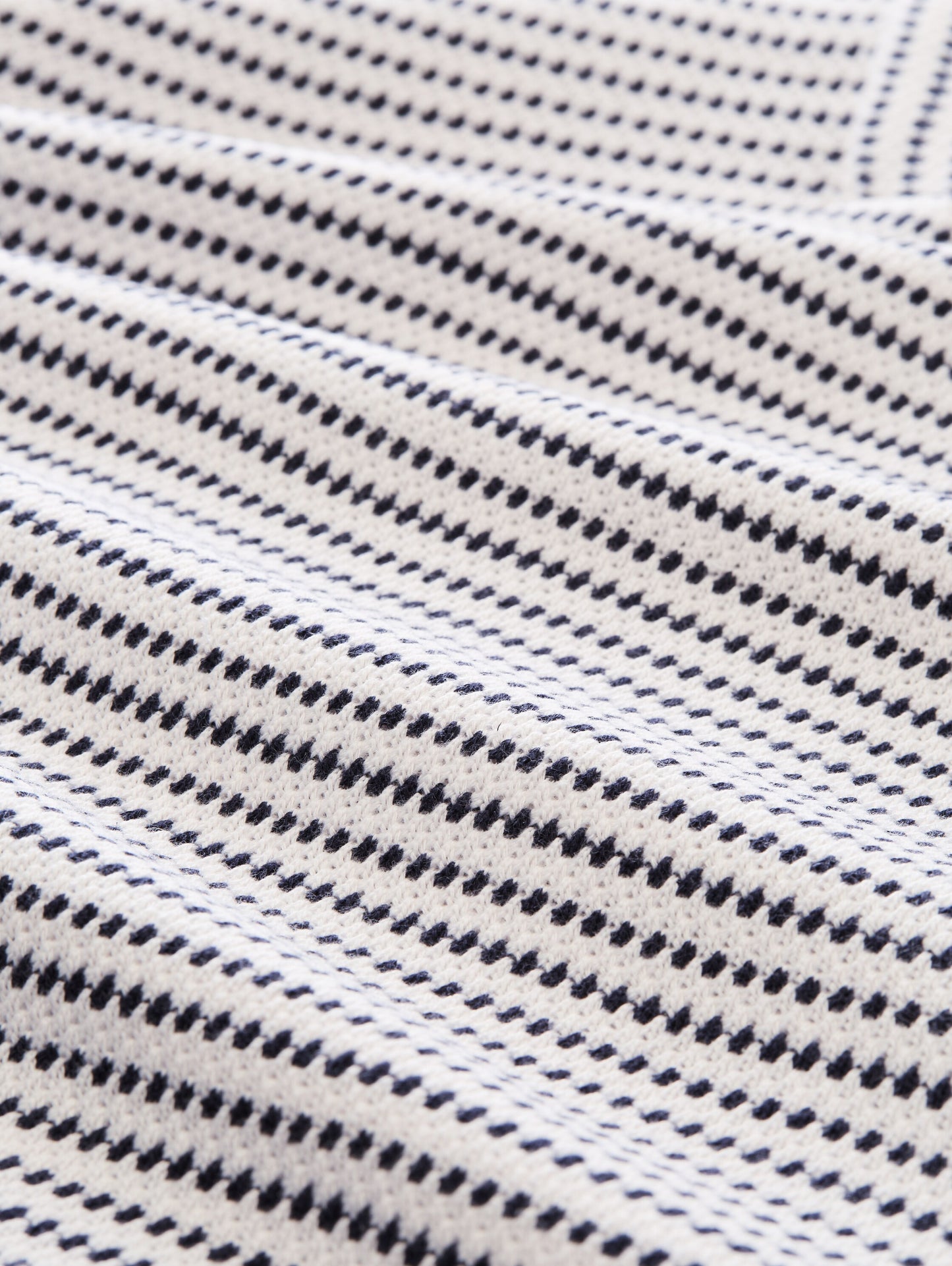 Loose Fit Jacquard T-Shirt mit Polokragen