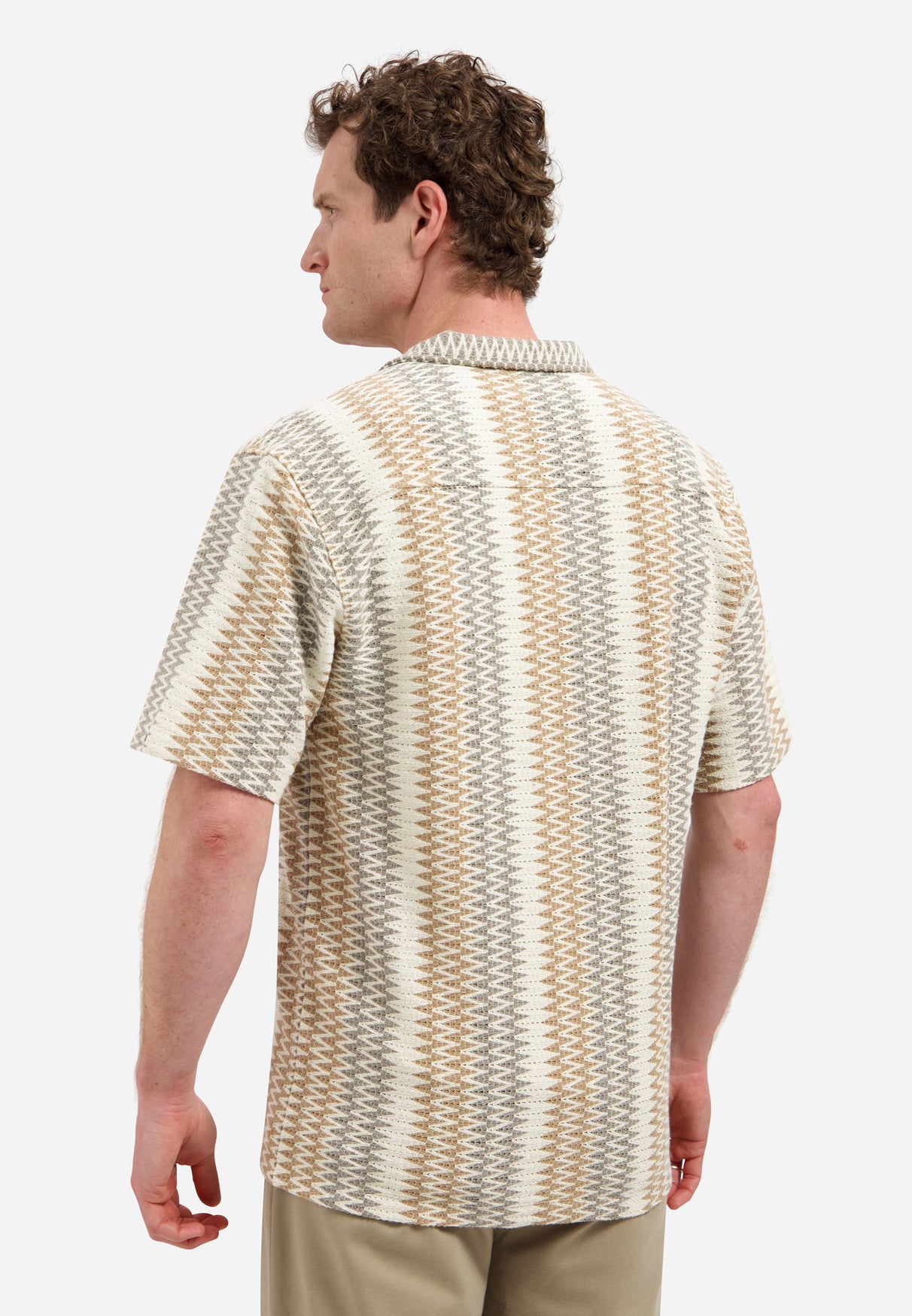 Shirt Short Sleeve Jacquard Fancy ZigZag