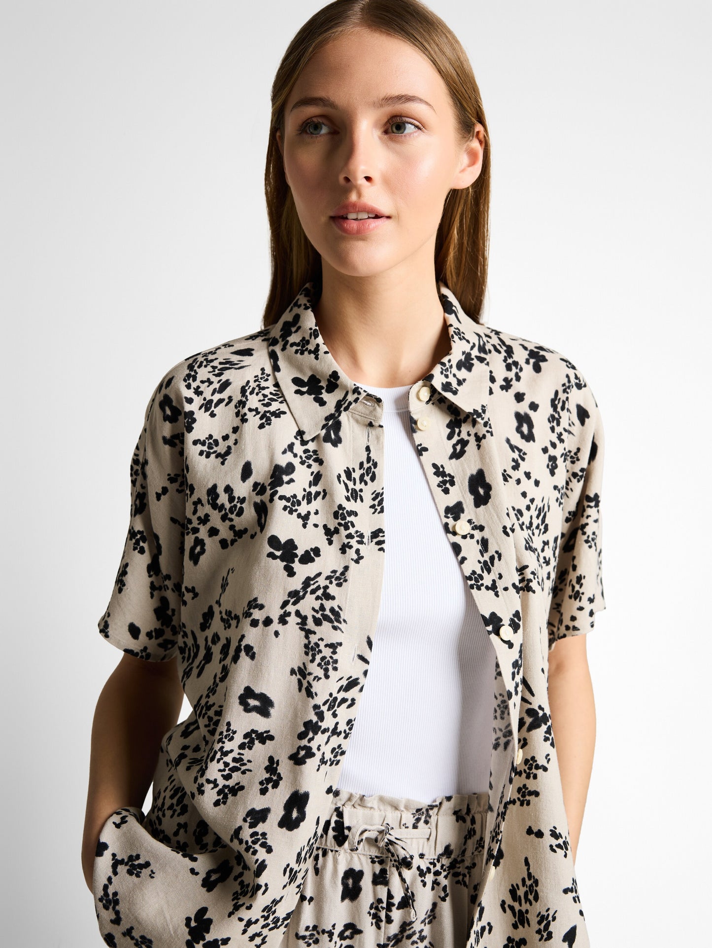 Boxy Fit Bluse mit Leinenanteil