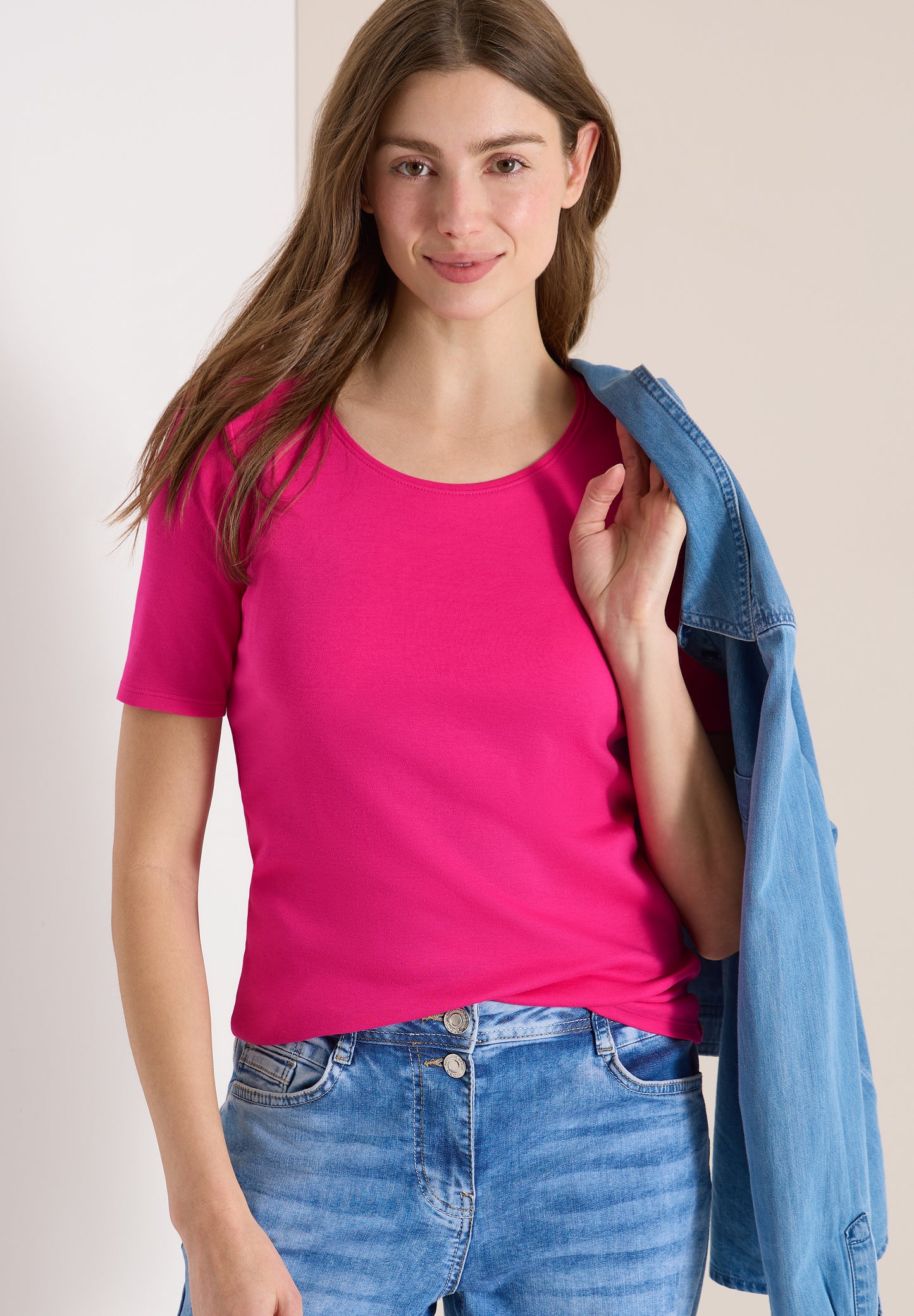 Basic T-Shirt mit Rundhals in Unifarbe