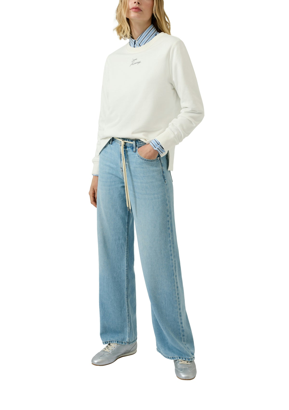 Sweatshirt