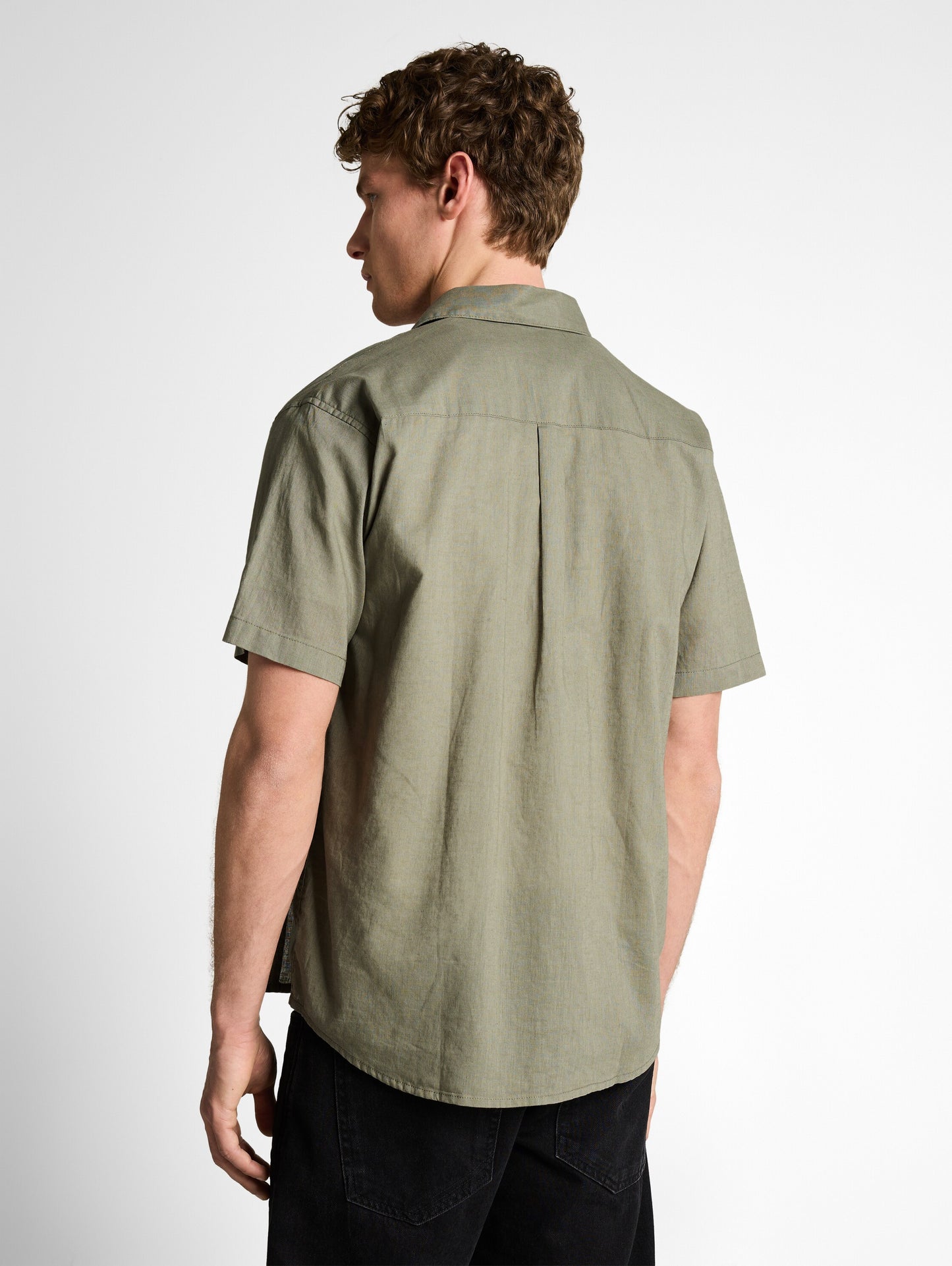 Relaxed Fit Kurzarmhemd mit Leinenanteil