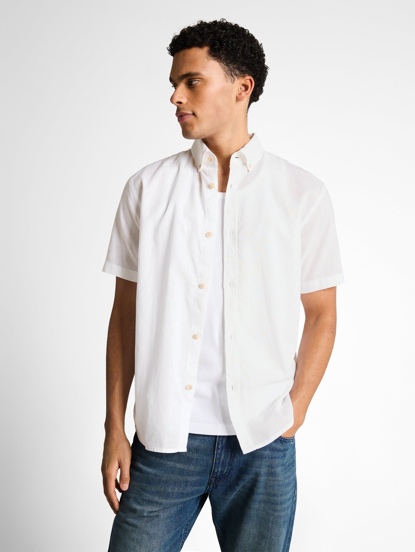 Relaxed Fit Kurzarmhemd mit Leinenanteil