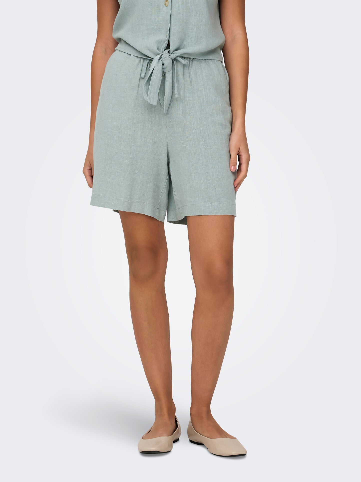 ONLSIESTA MW PULL-UP LIN BL SHORTS  NOOS