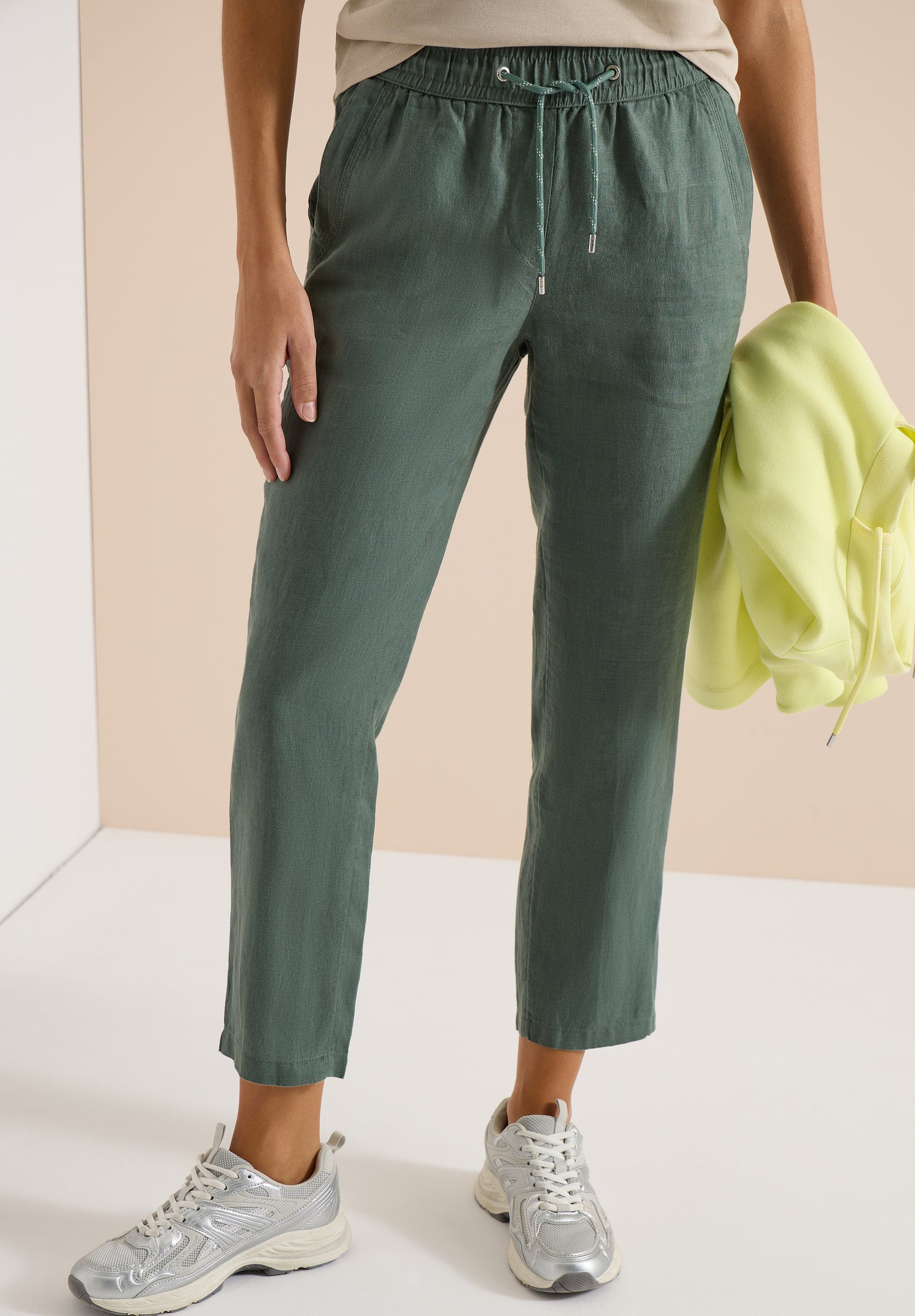 Slim Leg Hose aus Leinen im Casual Fit