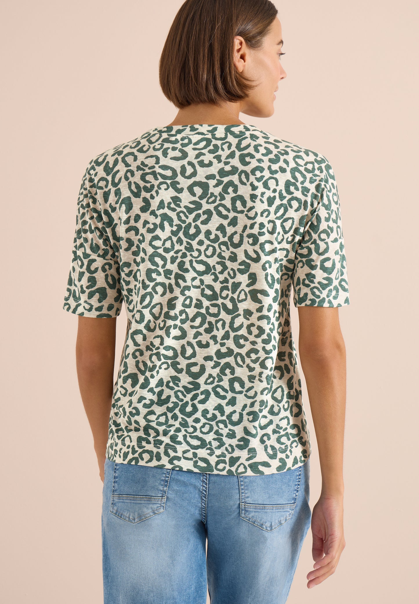 Kurzarm Shirt mit Knöpfen und Leo-Print