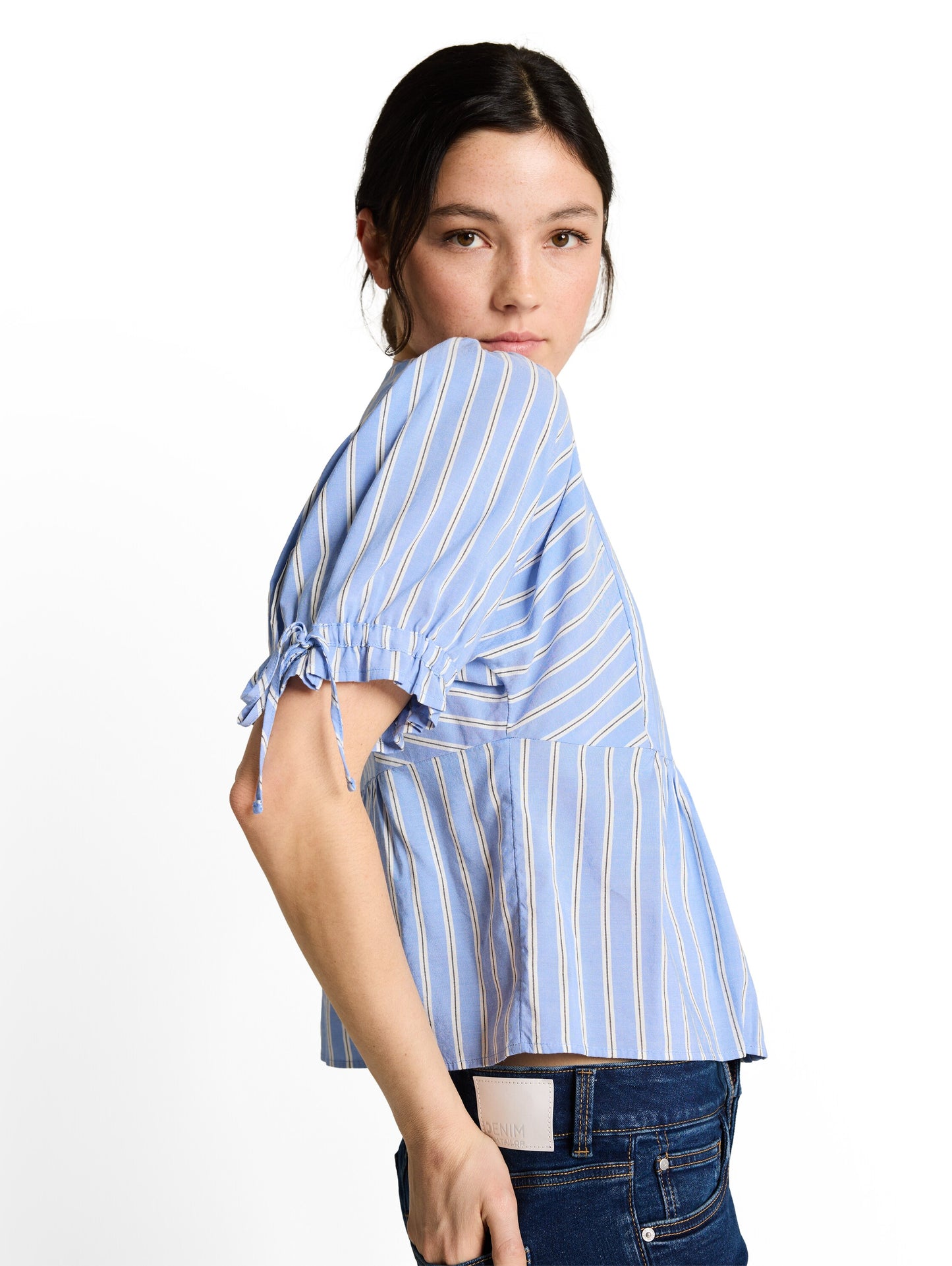 Bluse mit Streifen und Schleifendetails