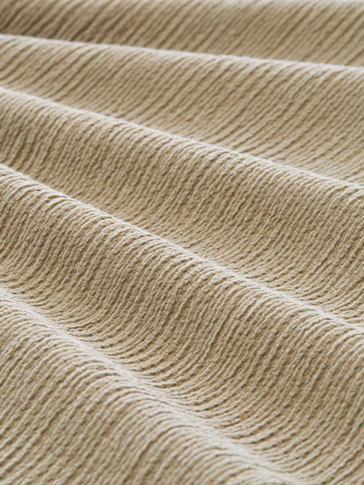 Crinkle T-Shirt mit V-Ausschnitt
