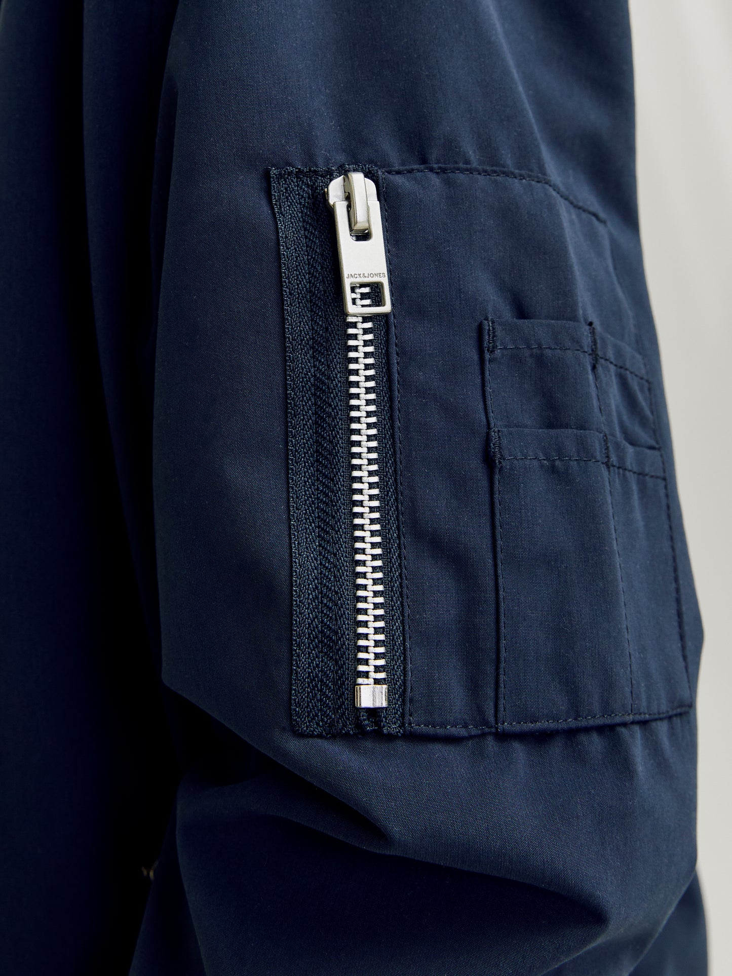 JJERUSH BOMBER NOOS JNR