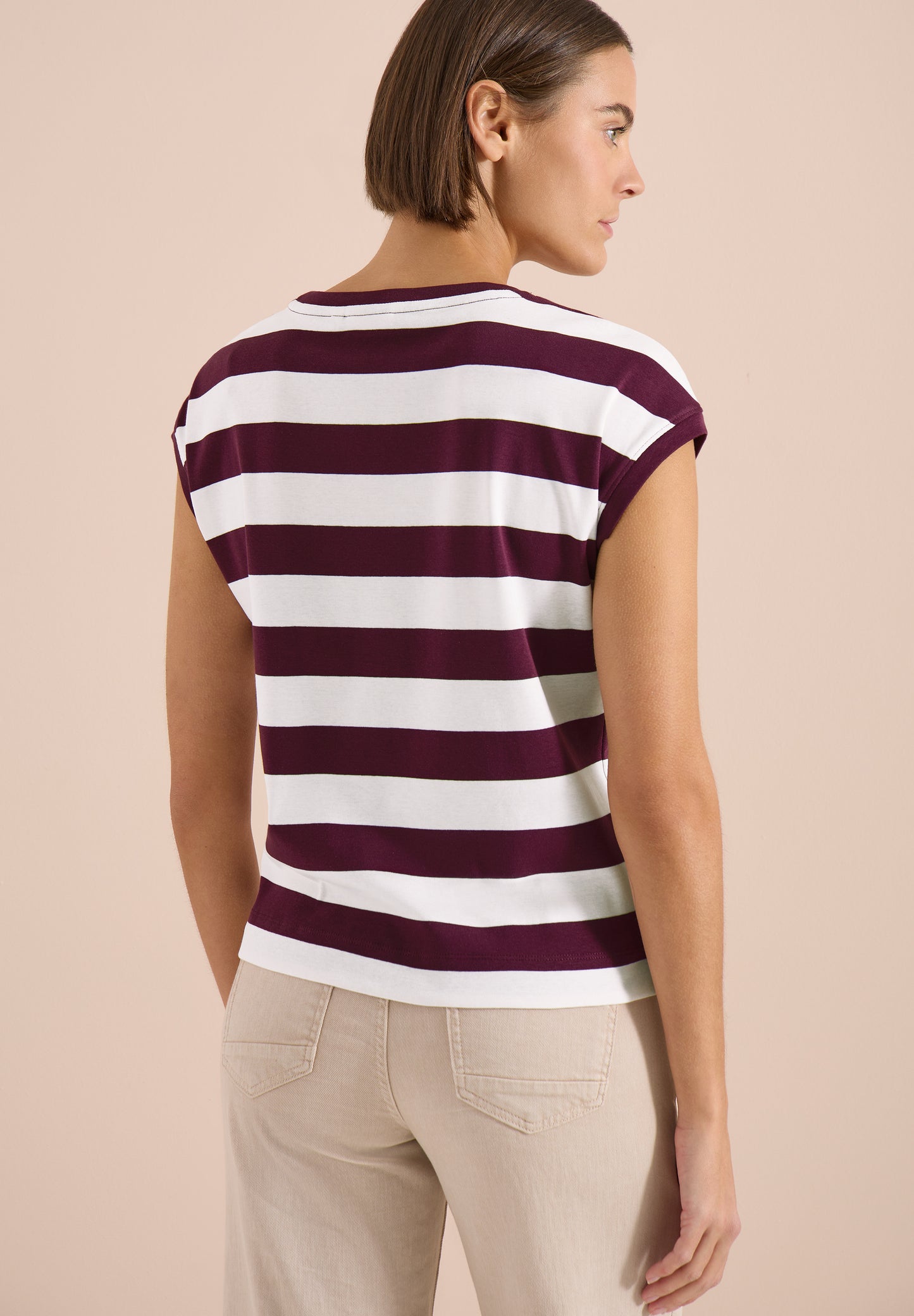 T-Shirt mit Streifen und Printdetail