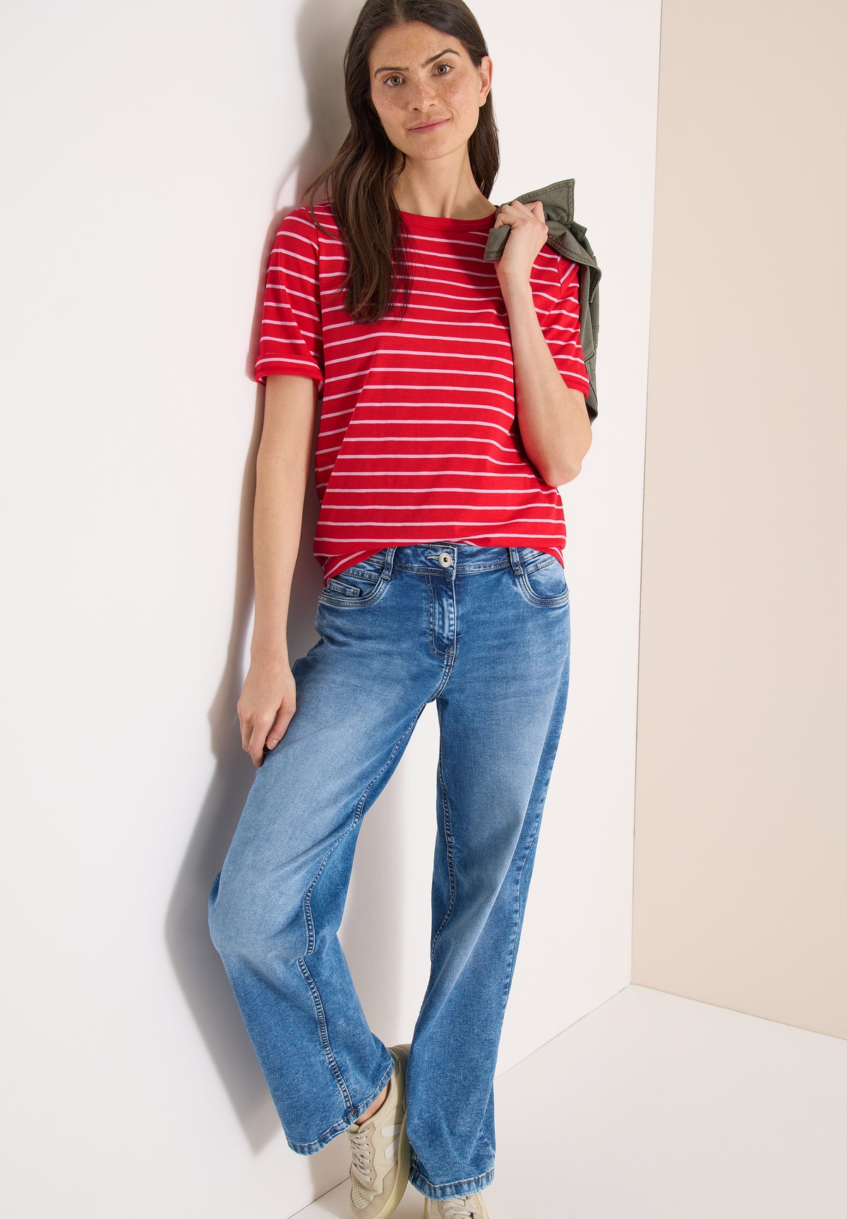 T-Shirt mit Boatneck und Streifen