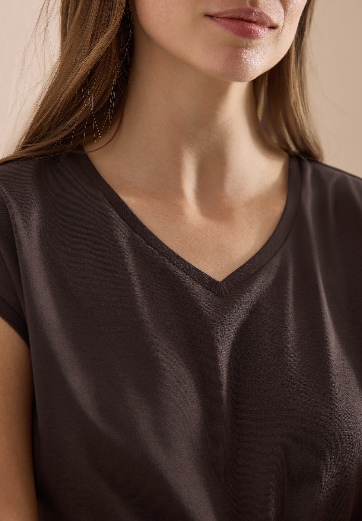 Dropped Shoulder Shirt mit V-Neck