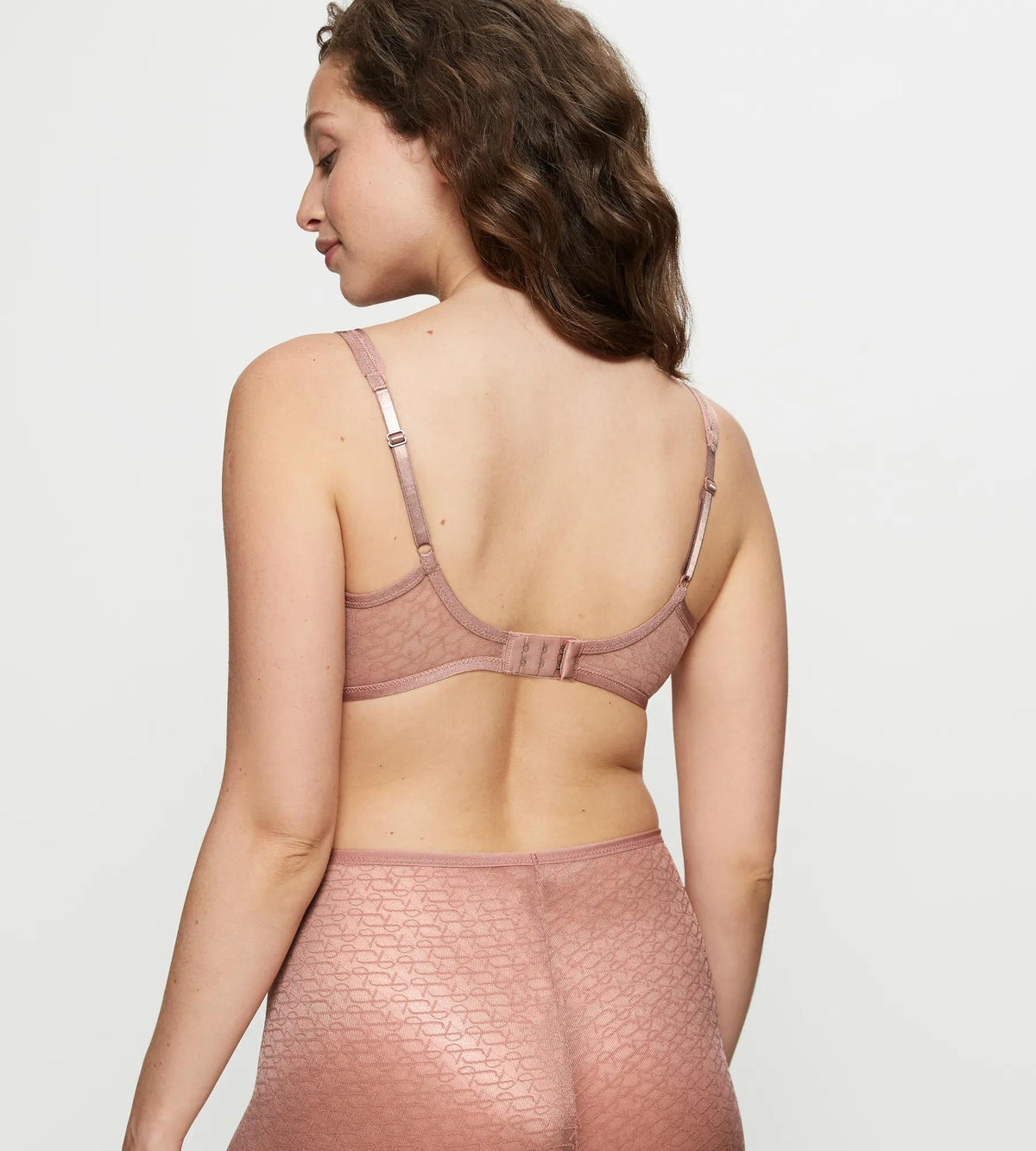 Triumph Signature Sheer W01 EX