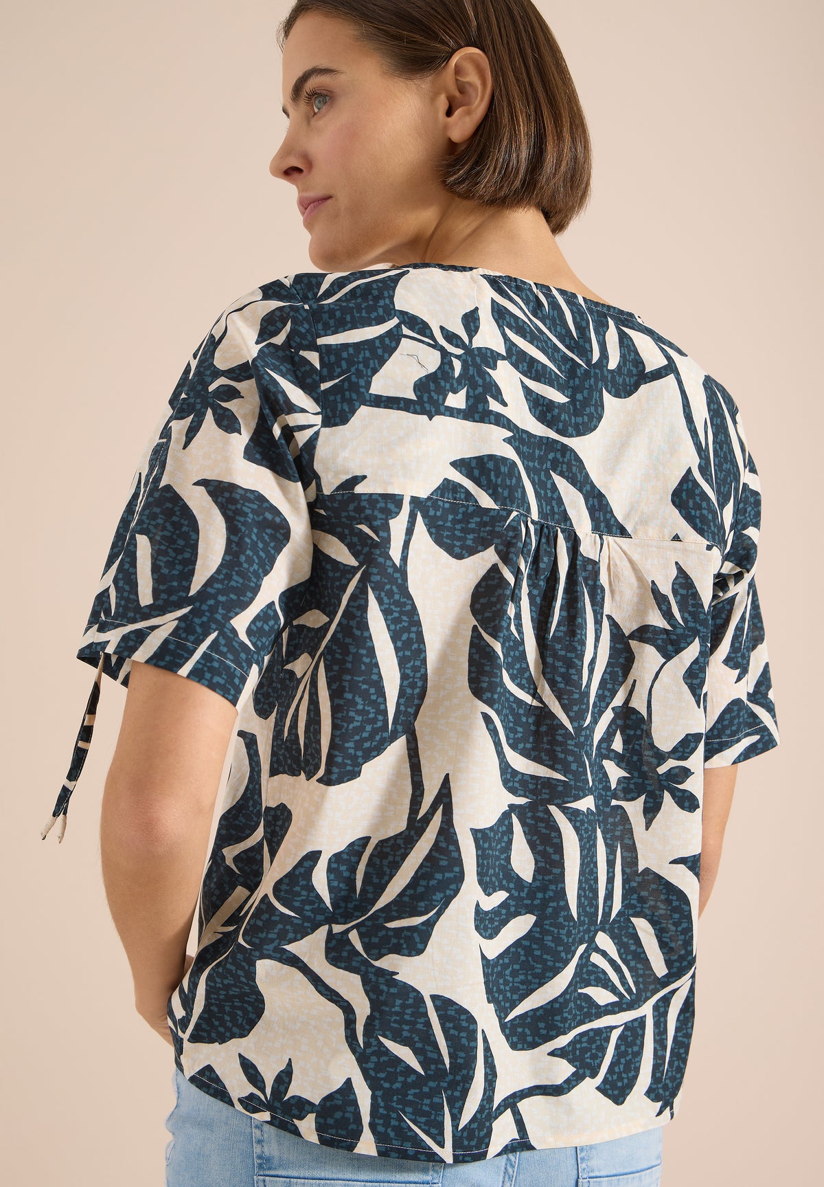 Bluse mit Rundhals und Raffung