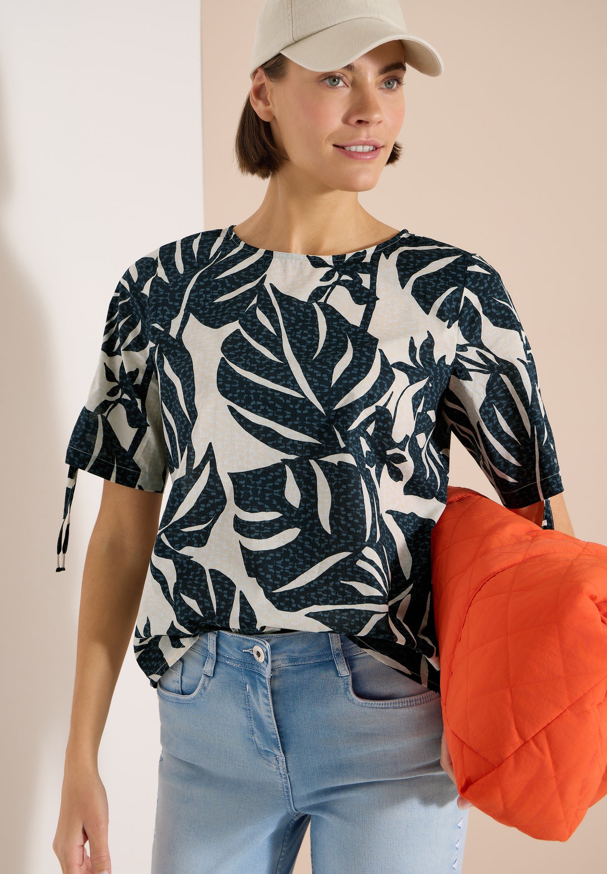 Bluse mit Rundhals und Raffung