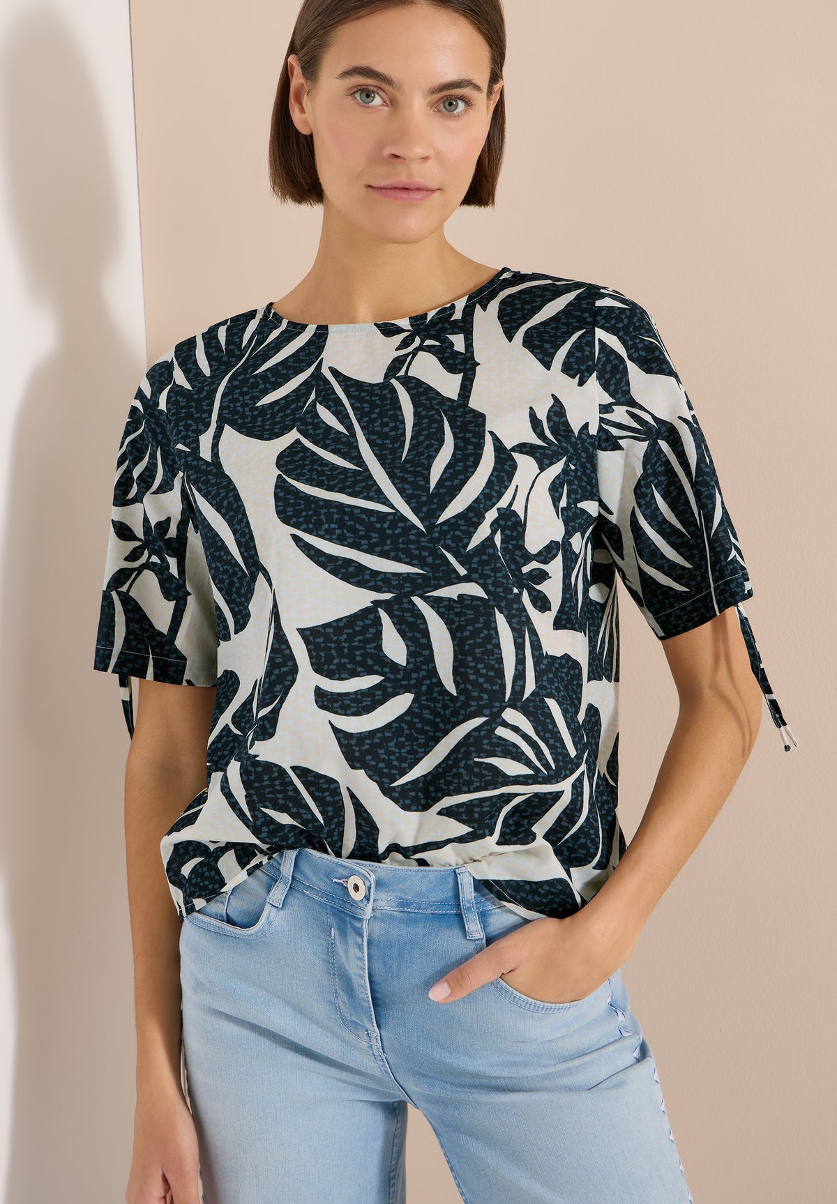 Bluse mit Rundhals und Raffung