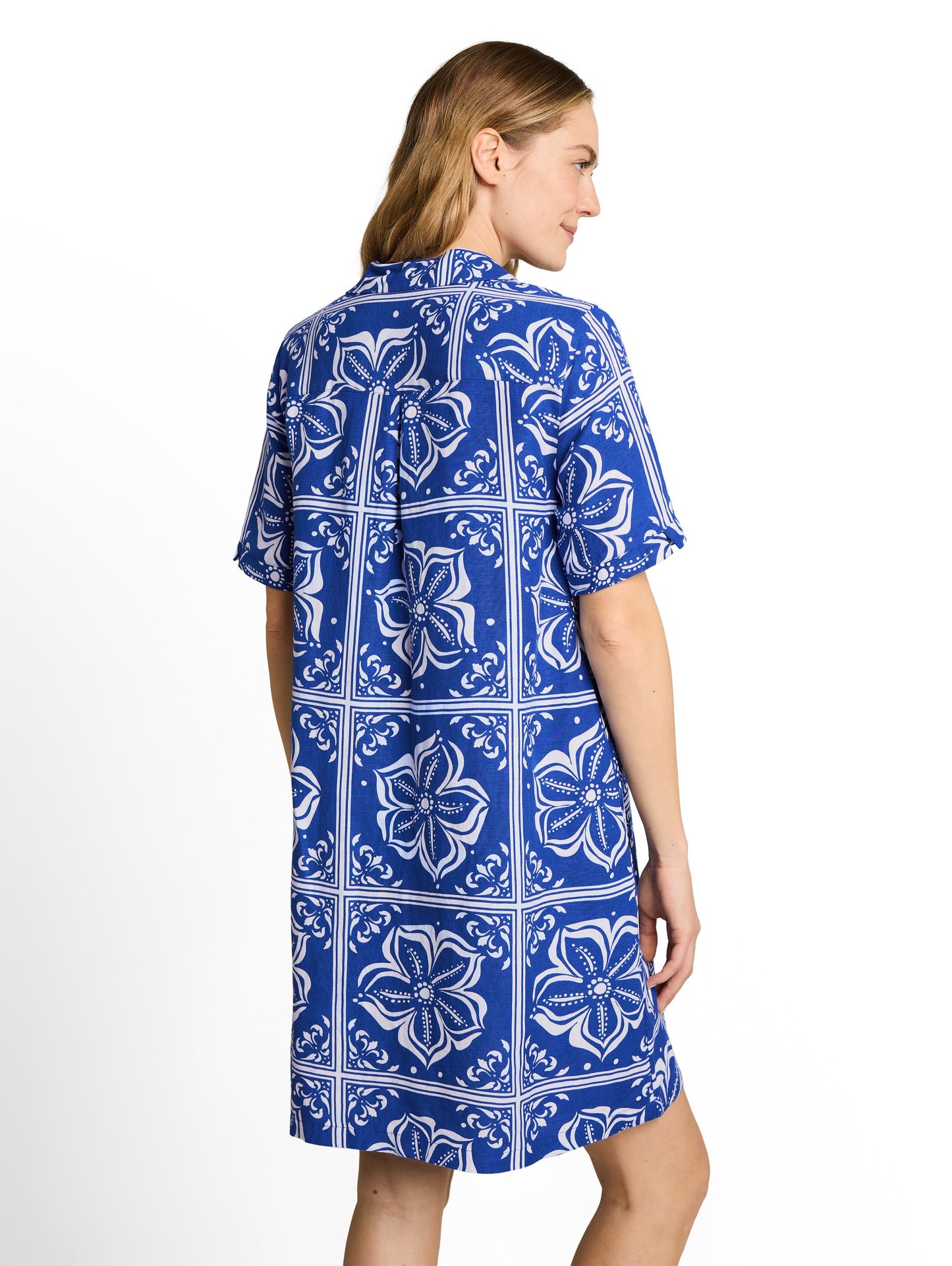 Kleid mit Polokragen und Leinenanteil
