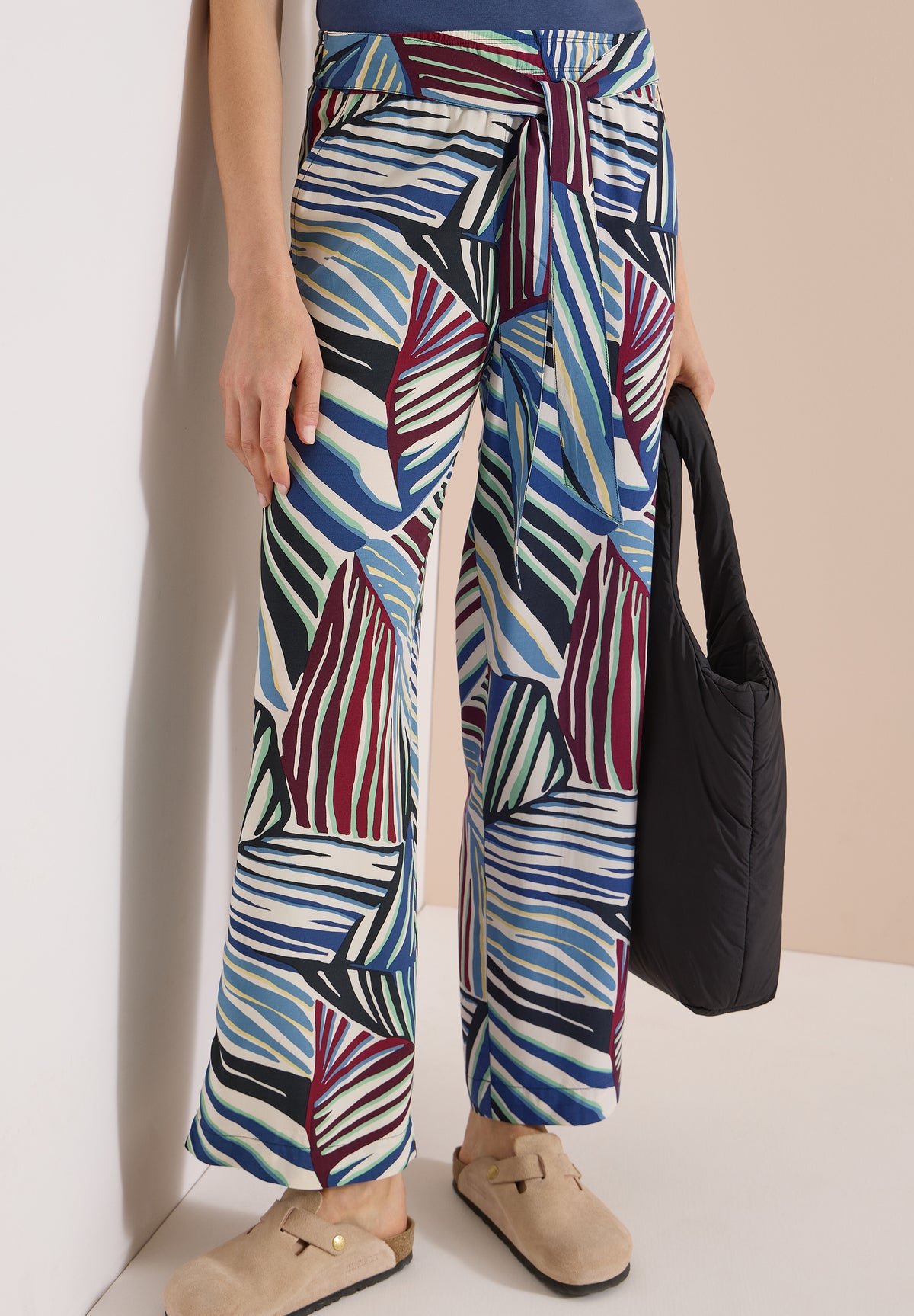 Wide Leg Hose mit Print und Gürteldetail