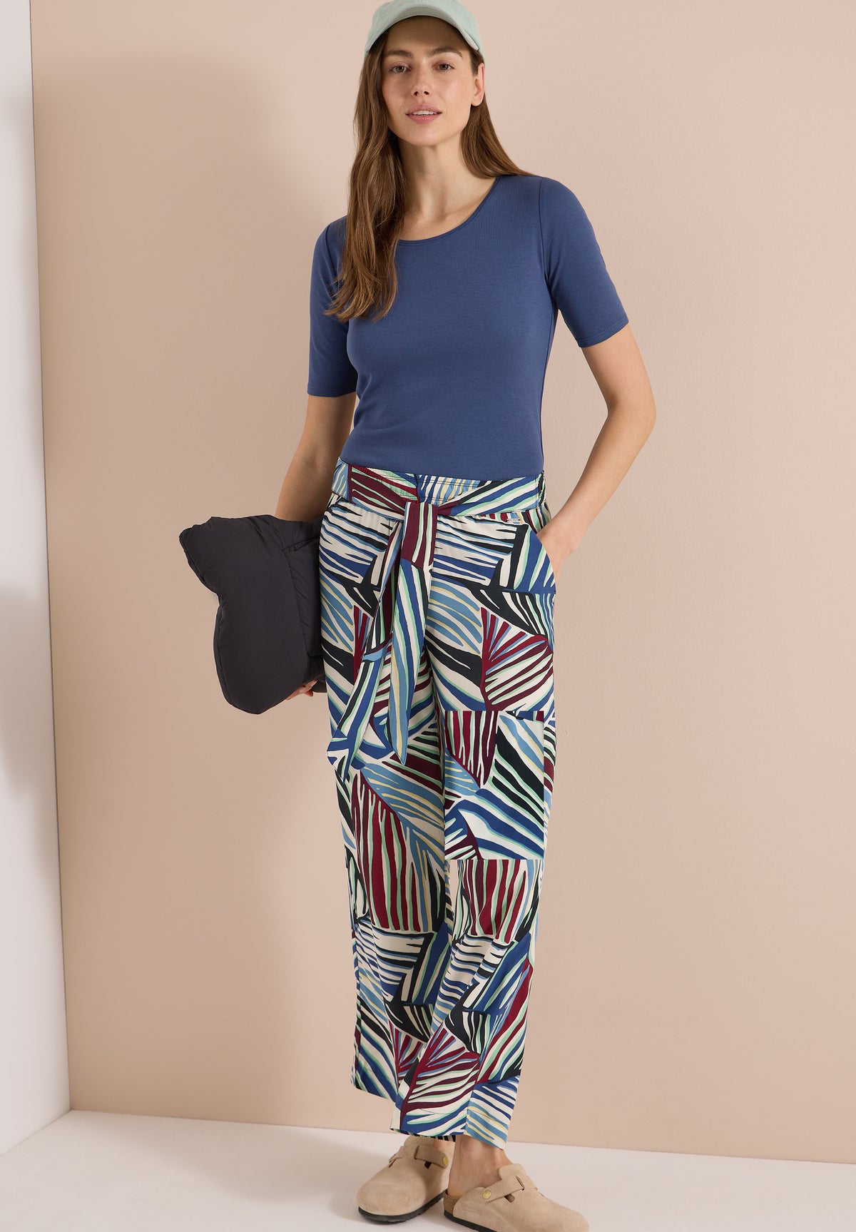 Wide Leg Hose mit Print und Gürteldetail