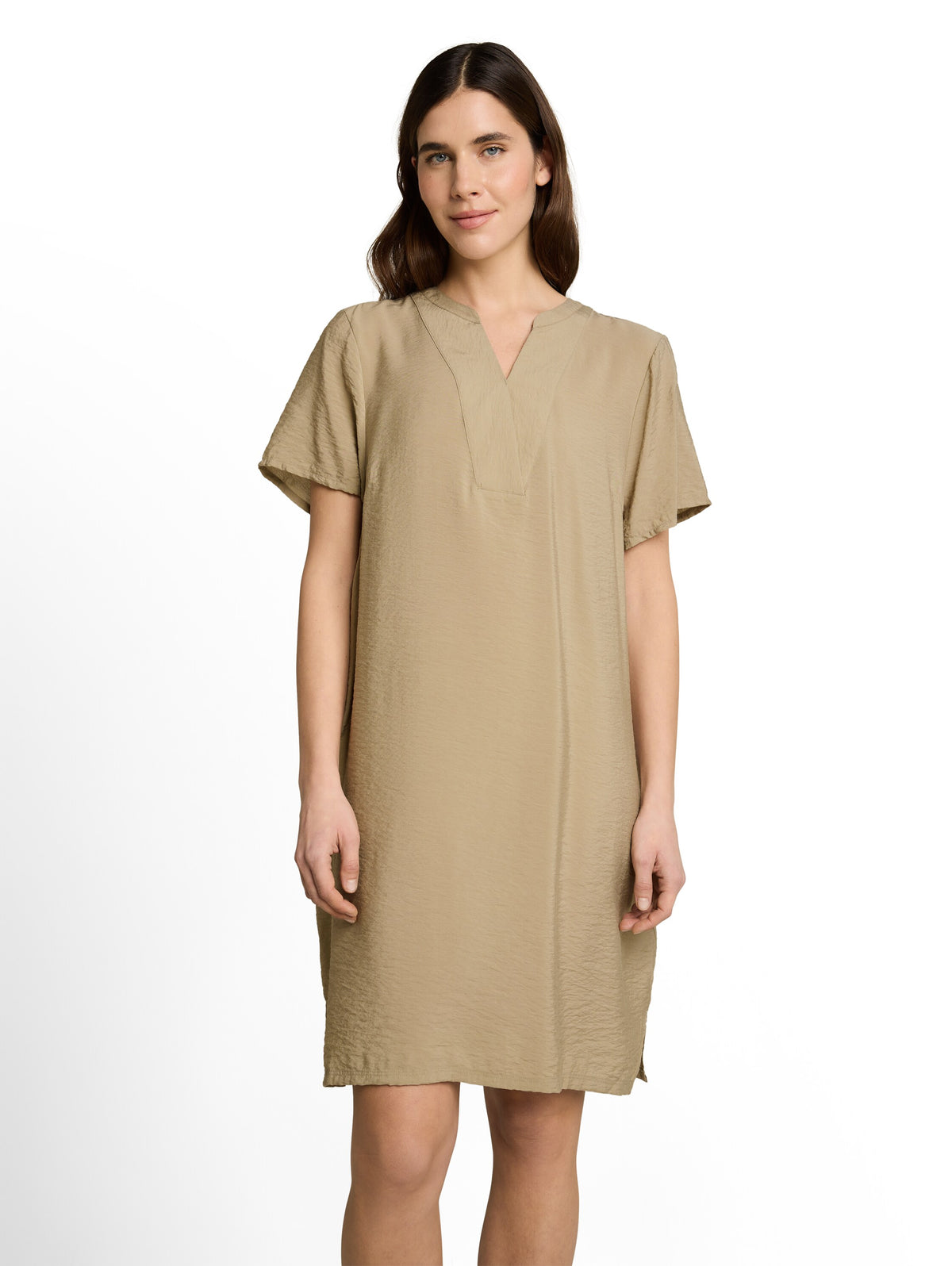 Kleid mit V-Ausschnitt