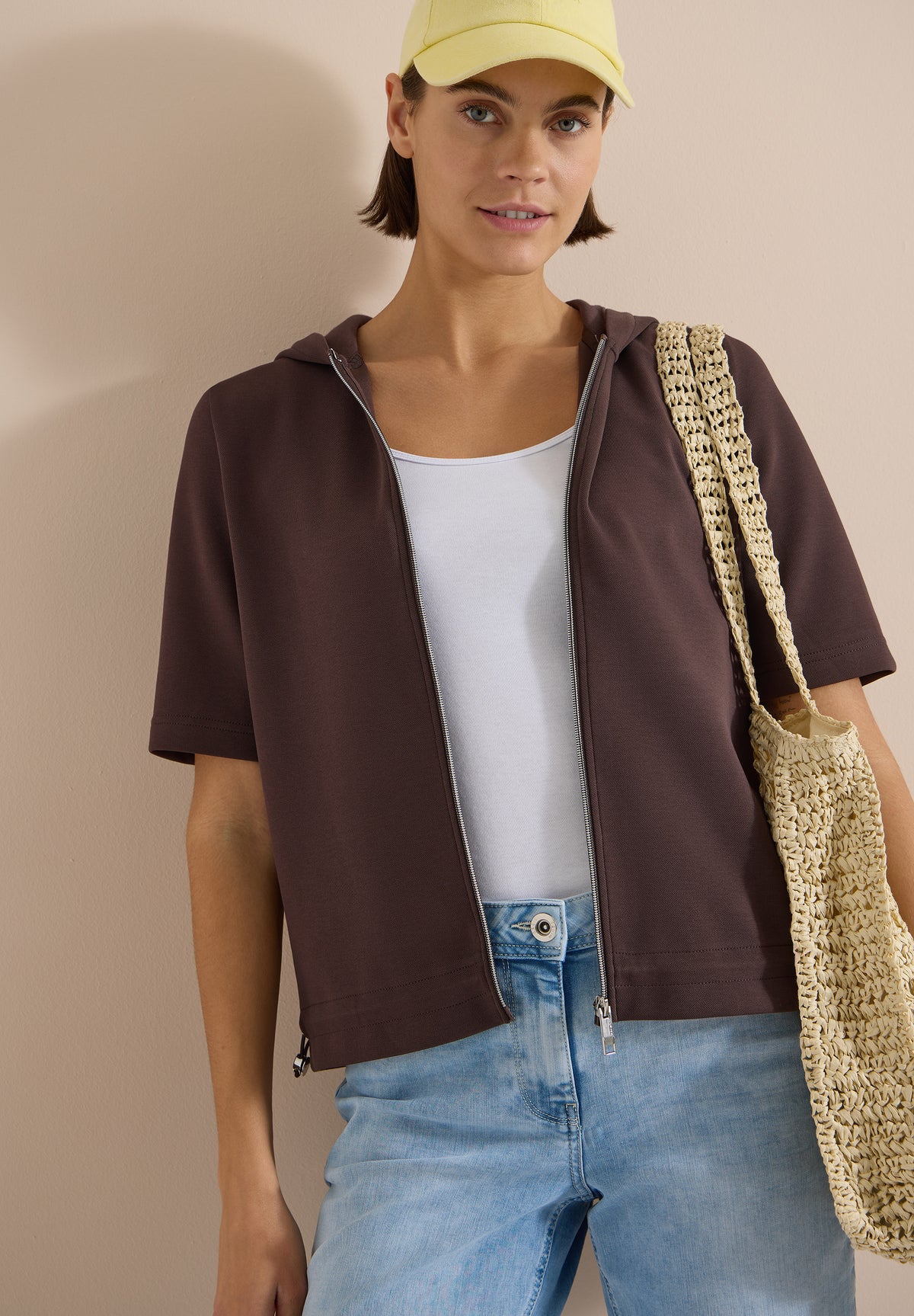 Kapuzenjacke mit seitlichen Tunnelzügen