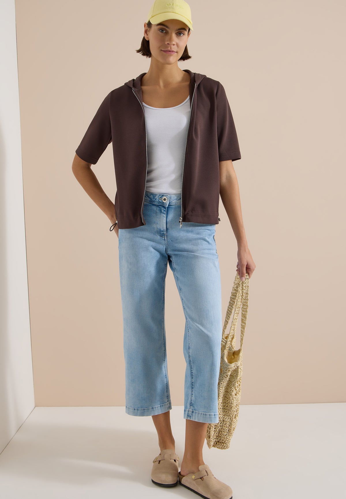 Kapuzenjacke mit seitlichen Tunnelzügen