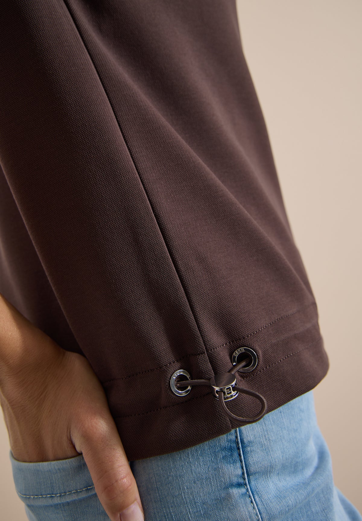 Kapuzenjacke mit seitlichen Tunnelzügen