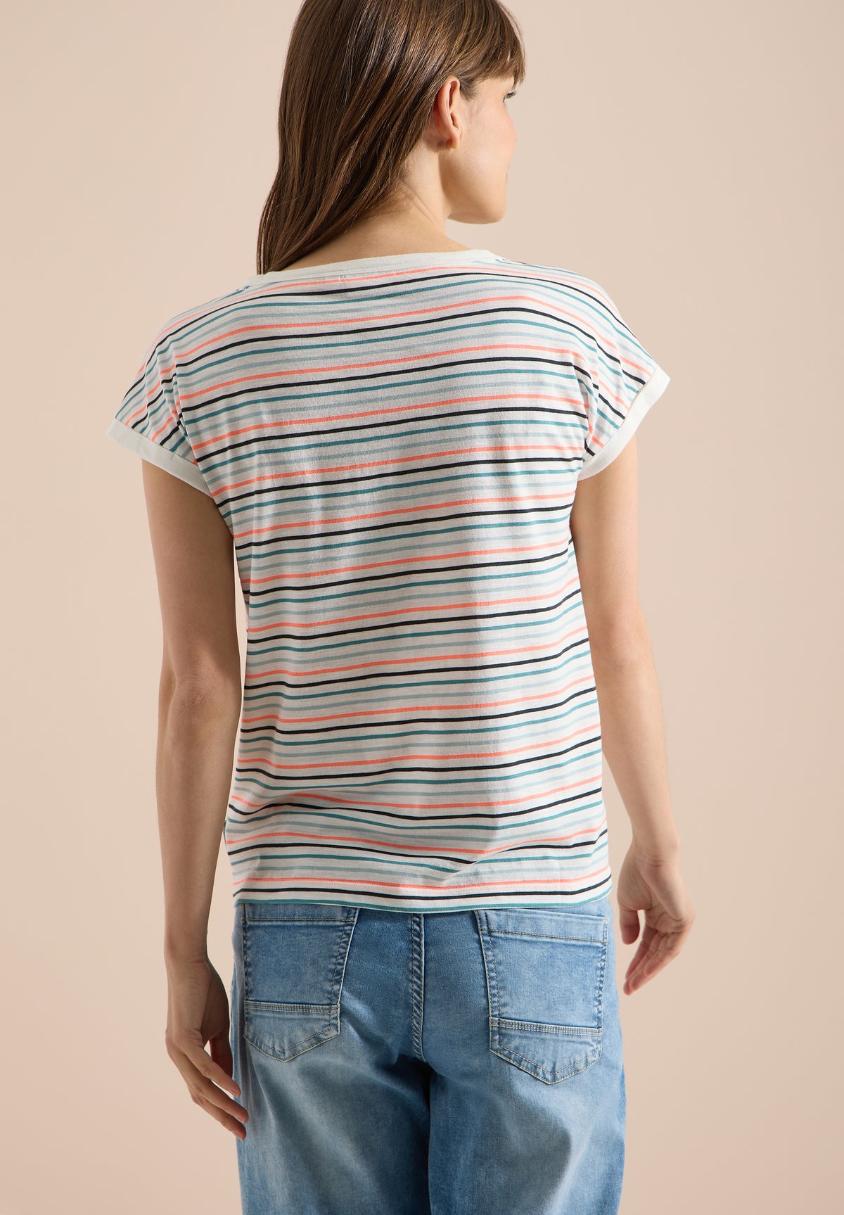 T-Shirt mit Boat Neck und Turn-Up-Detail