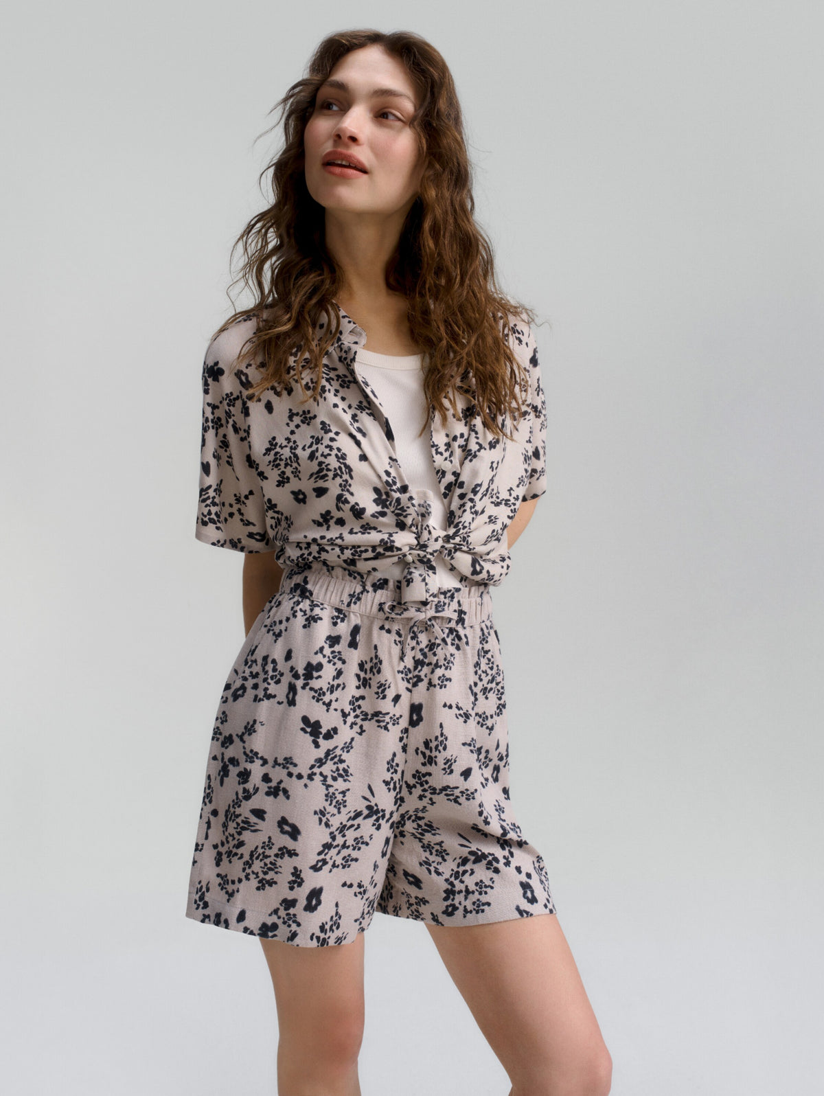 Loose Fit Shorts mit Leinenanteil
