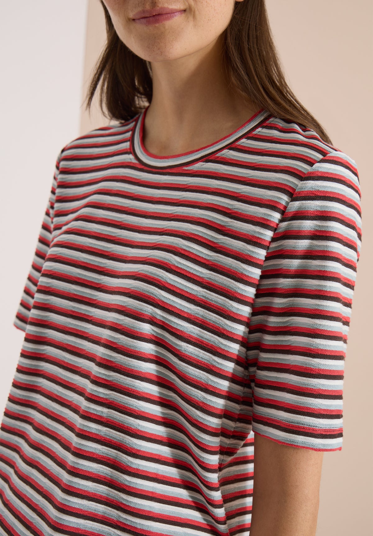 T-Shirt mit Struktur und Streifen