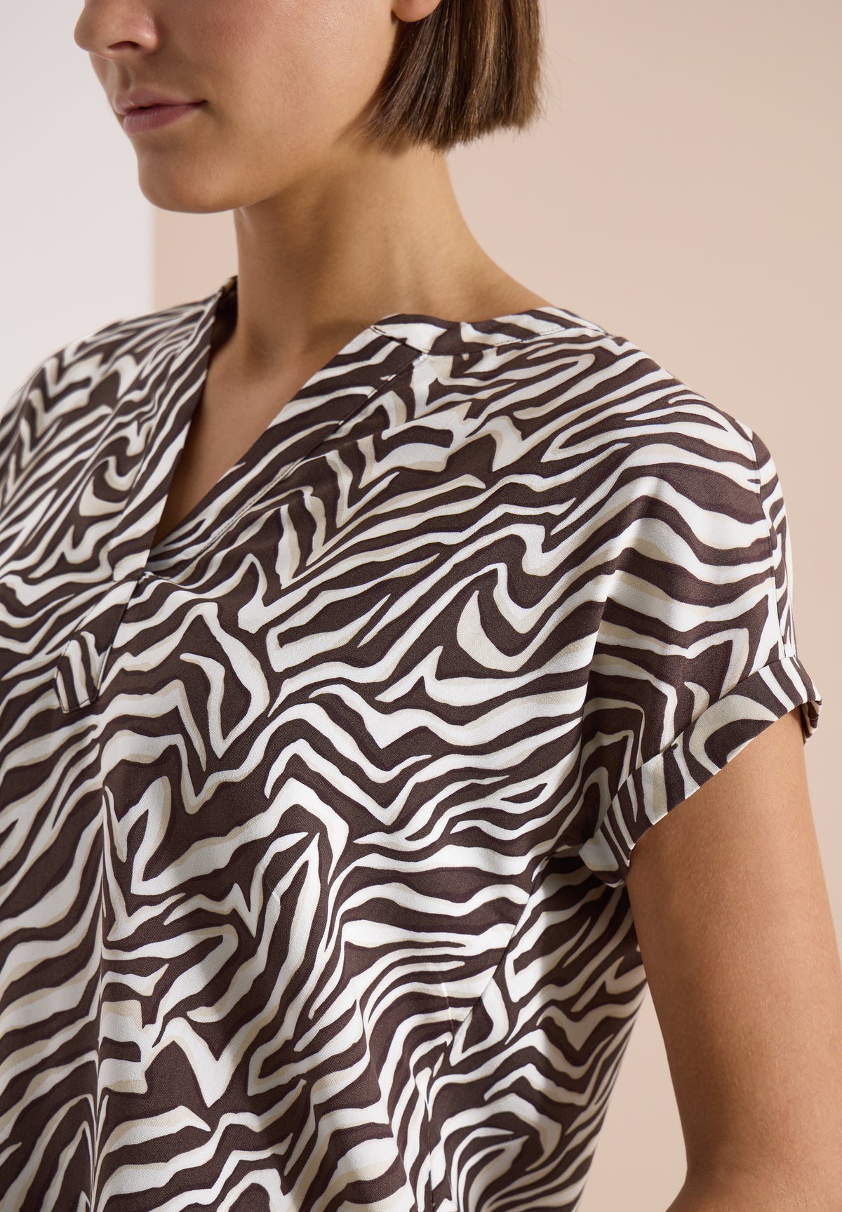 Bluse mit Split Neck und Zebra-Print