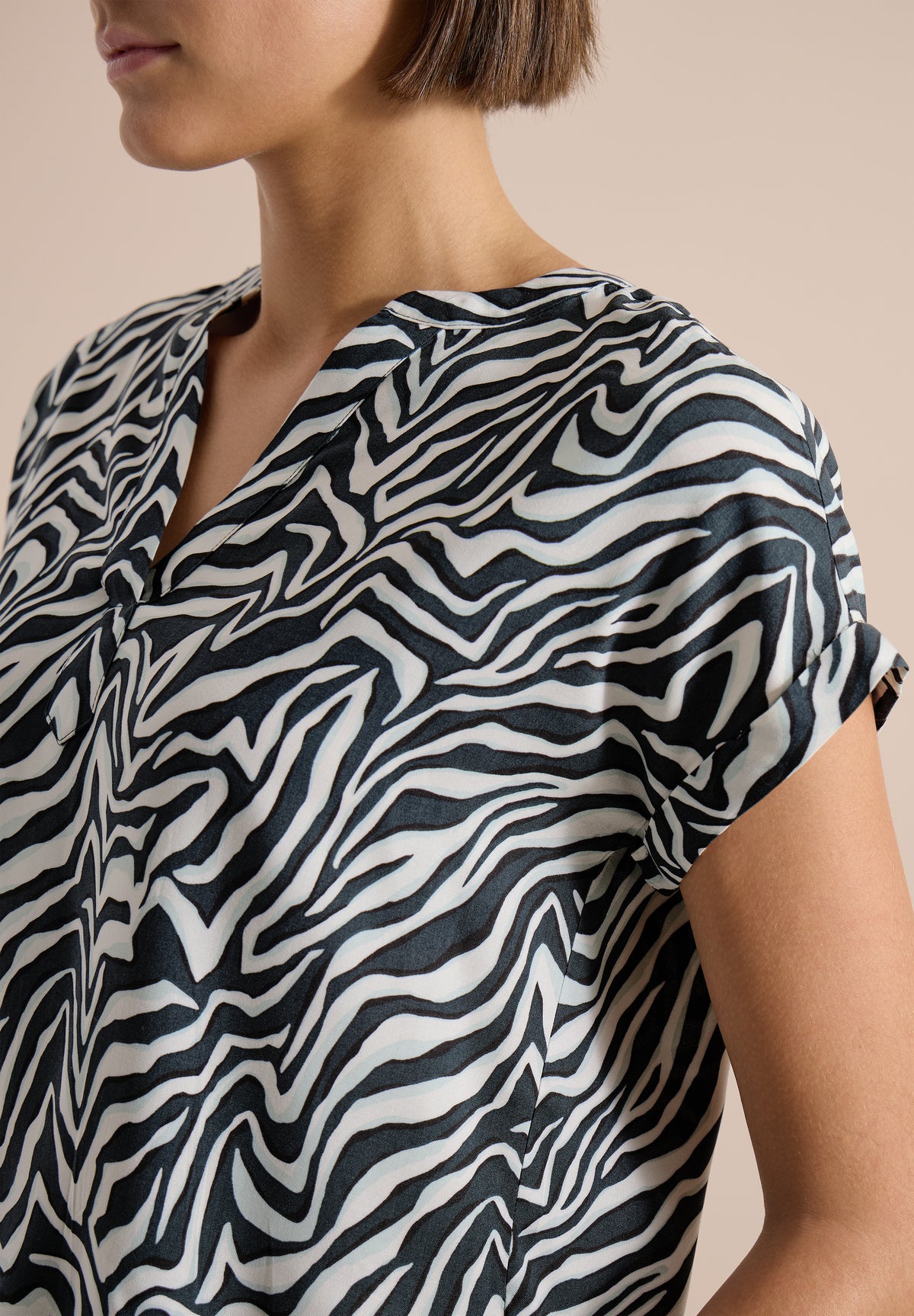 Bluse mit Split Neck und Zebra-Print