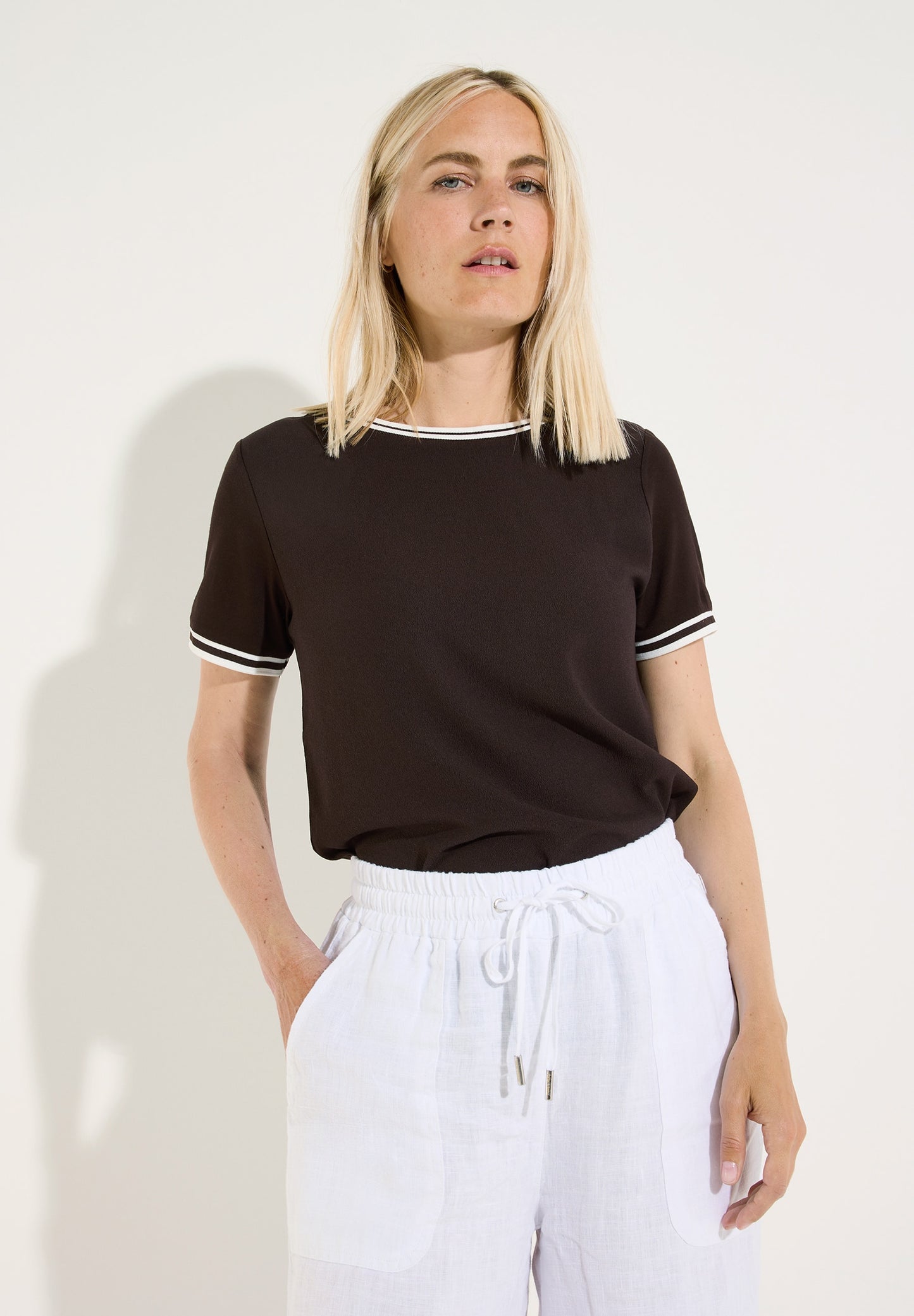 Blusenshirt mit Kontrastabschlüssen