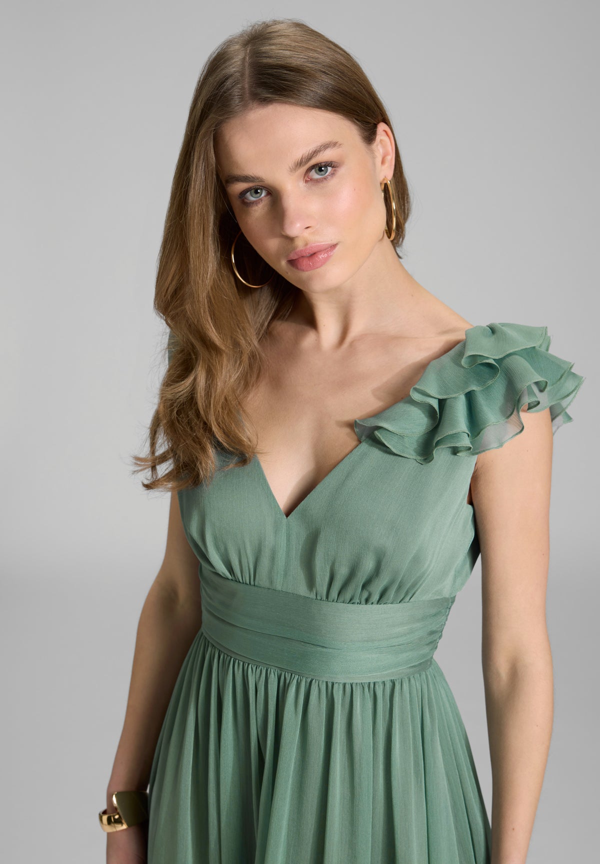 Cocktailkleid aus Crinkle Chiffon mit Volant Detail