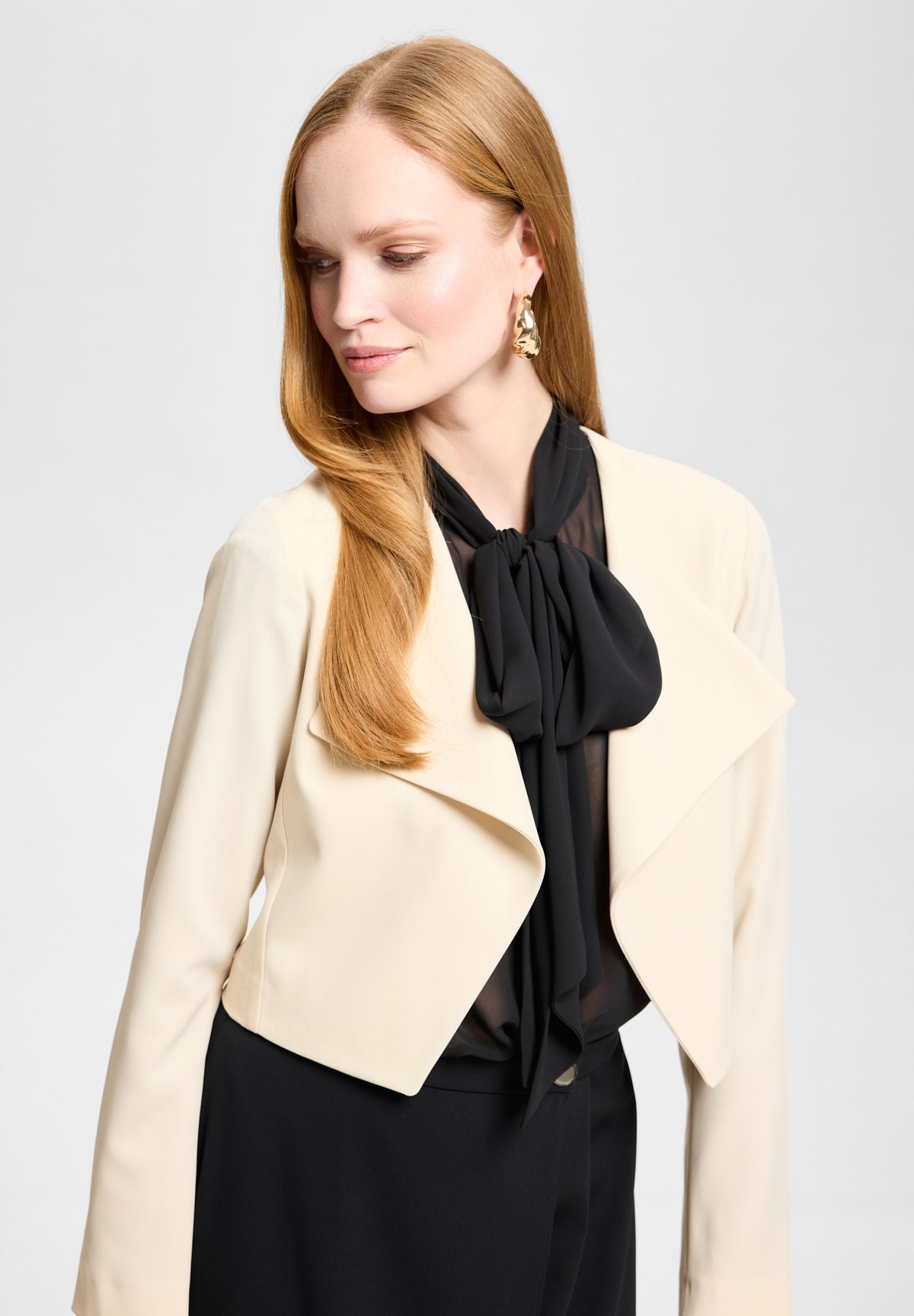 Verkürzter Blazer aus Webware