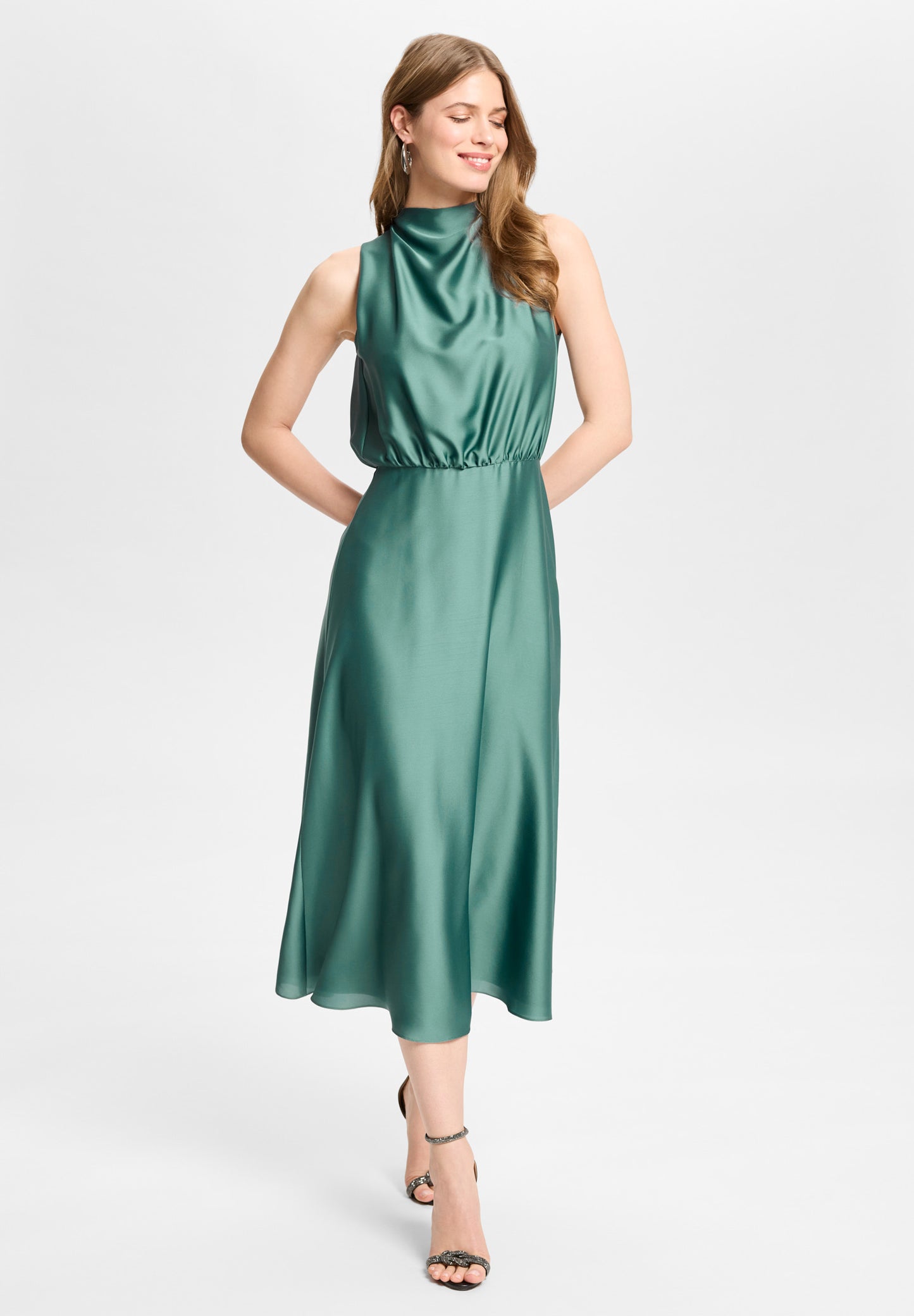 Midi Kleid aus Satin mit Drapierung