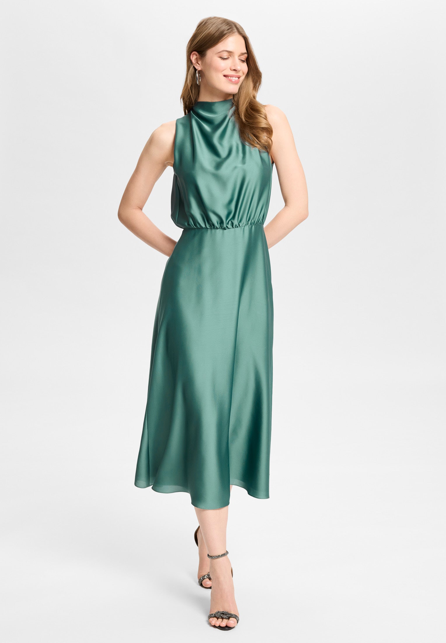 Midi Kleid aus Satin mit Drapierung