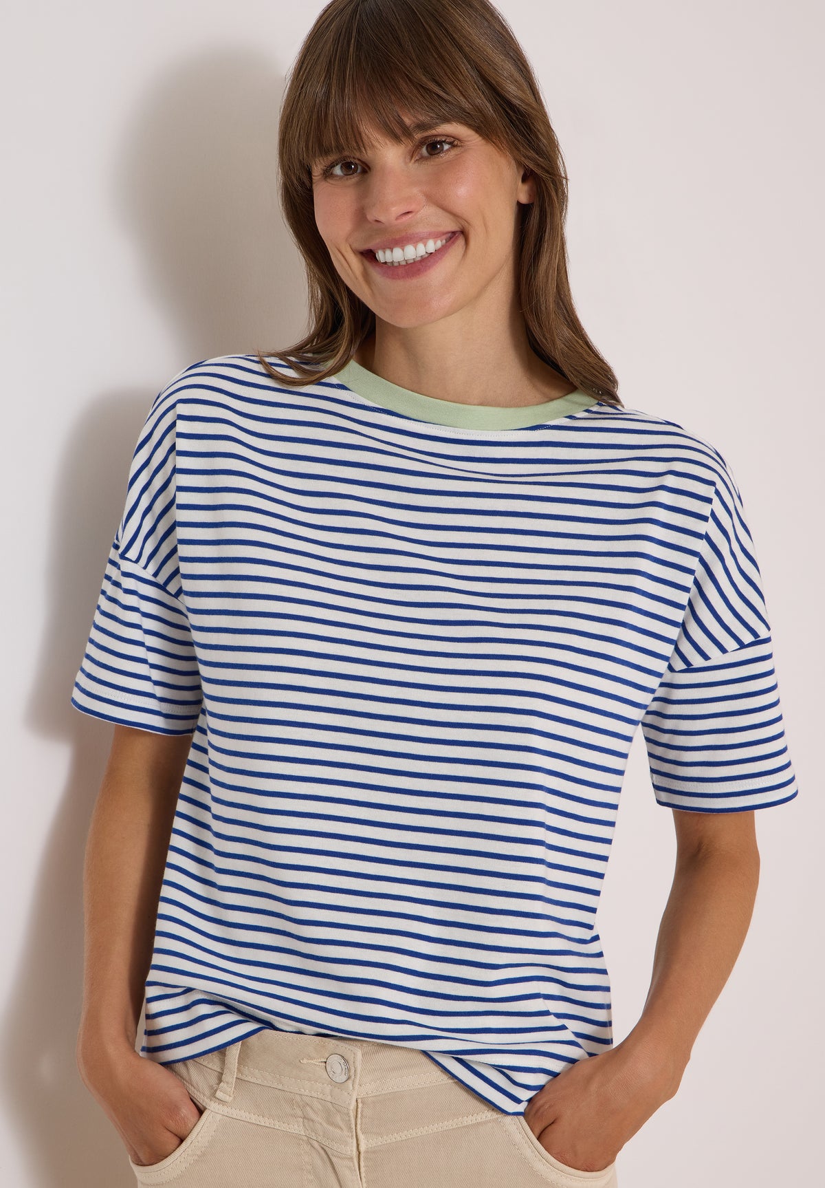 T-Shirt mit Streifen und Kontrastdetail