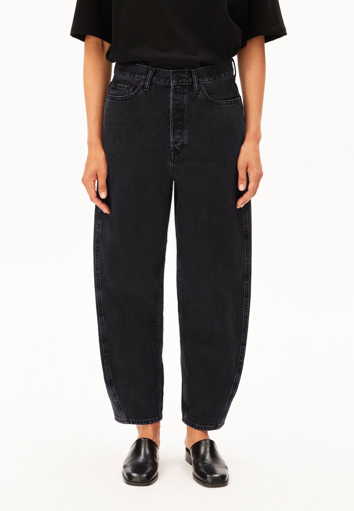 BAARLY HIGH WAIST BARREL JEAN