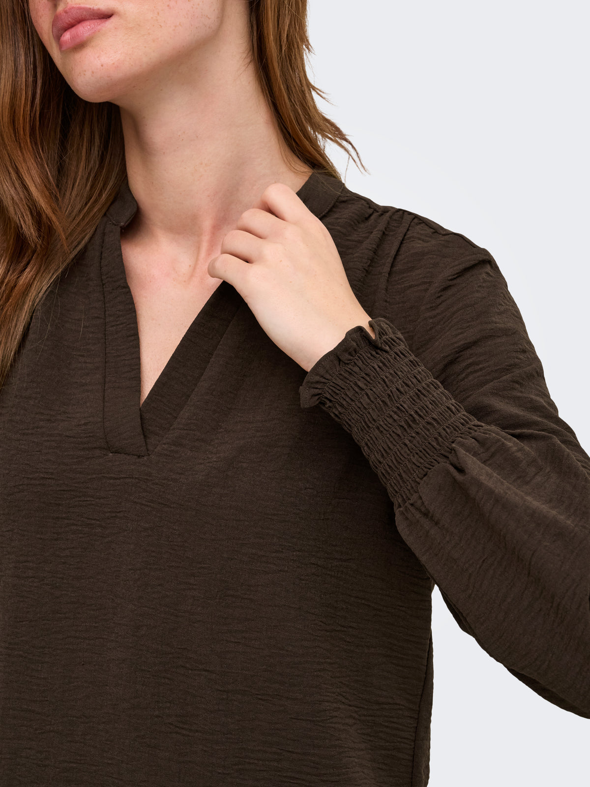 ONLMETTE V-NECK LS SMOCK TOP NOOS WVN