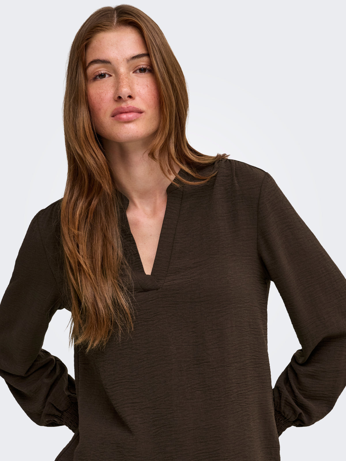 ONLMETTE V-NECK LS SMOCK TOP NOOS WVN
