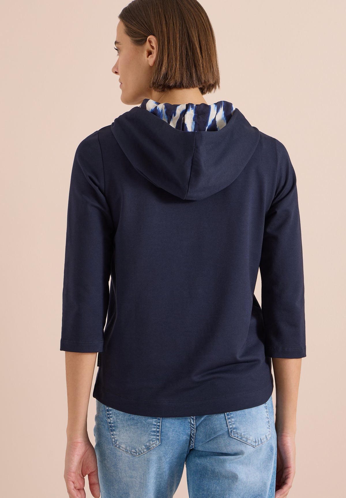 3/4-Arm Shirt mit Kapuze und Printdetails