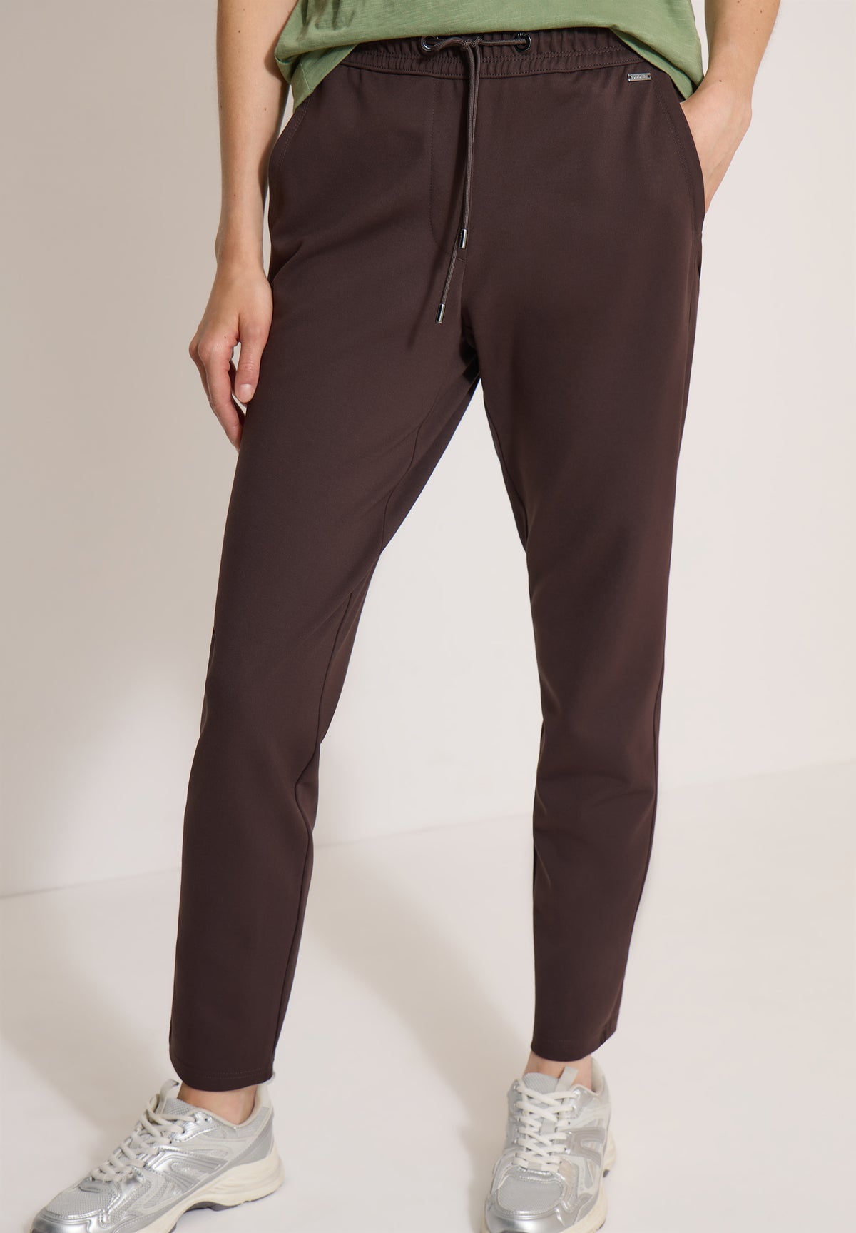 Mid Waist Slim Leg Hose im Casual Fit