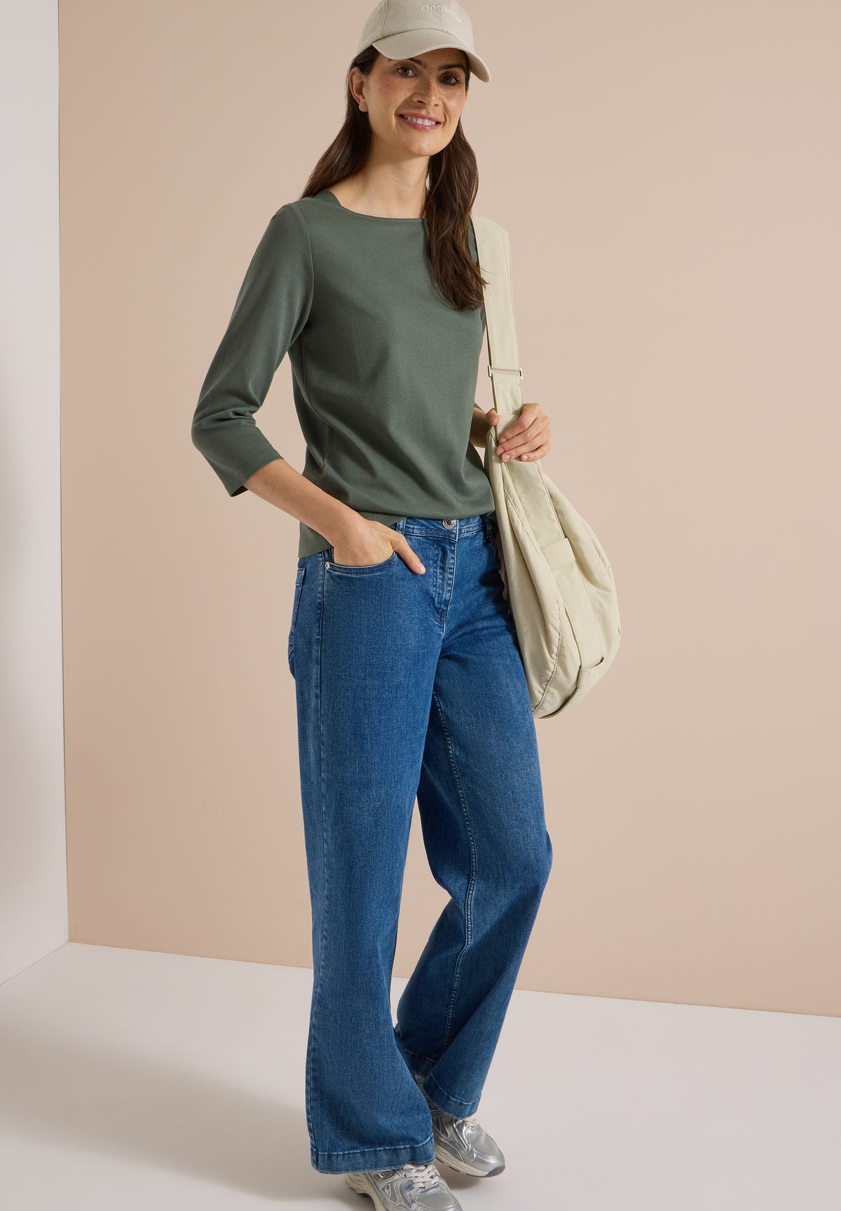 Basic Shirt mit U-Boot-Ausschnitt