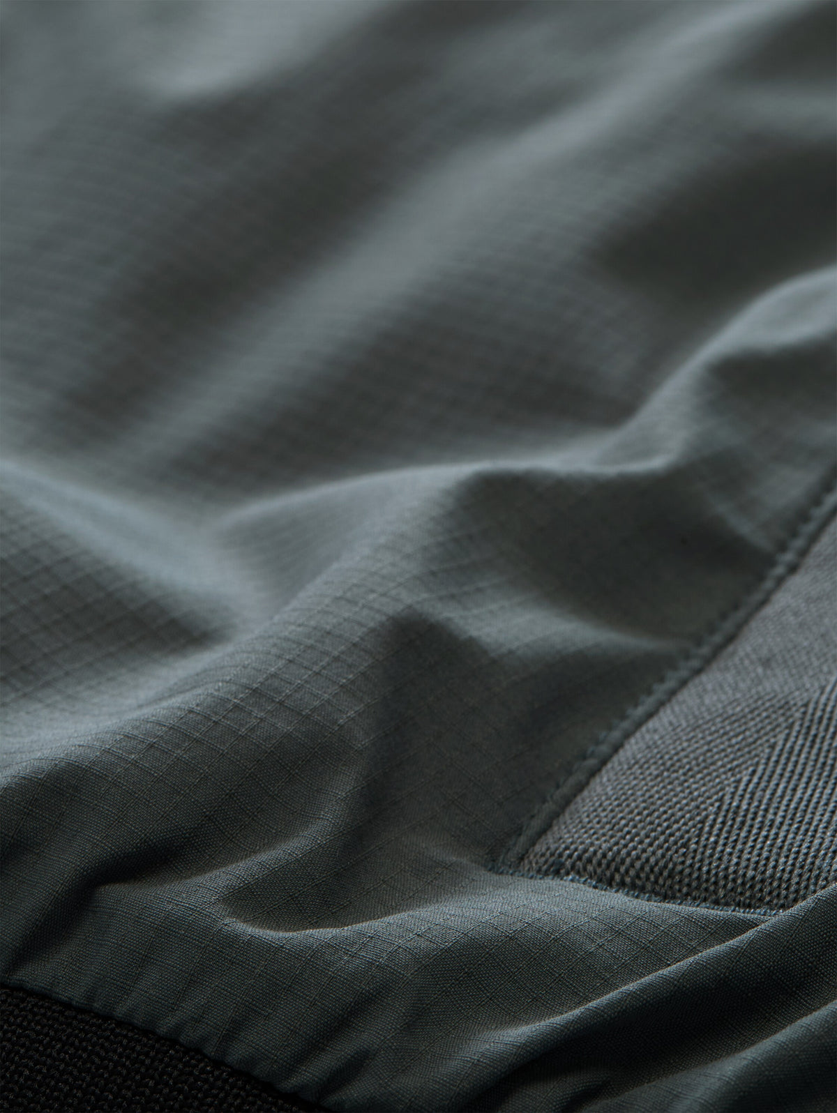 Blouson Jacke mit verstaubarer Kapuze